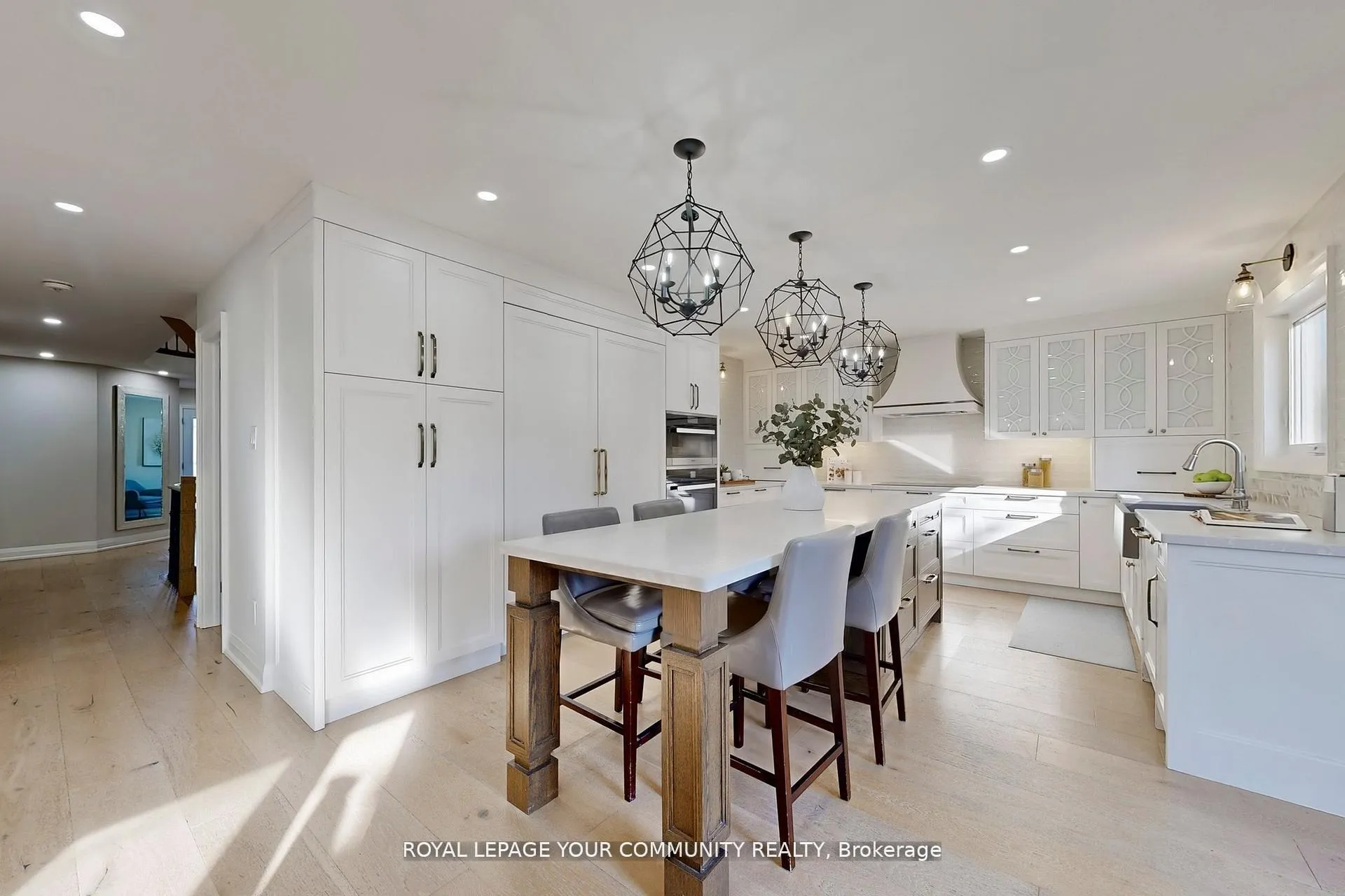 Photo 8 of 236 Thornway Avenue, Vaughan, Brownridge — HOMEH
