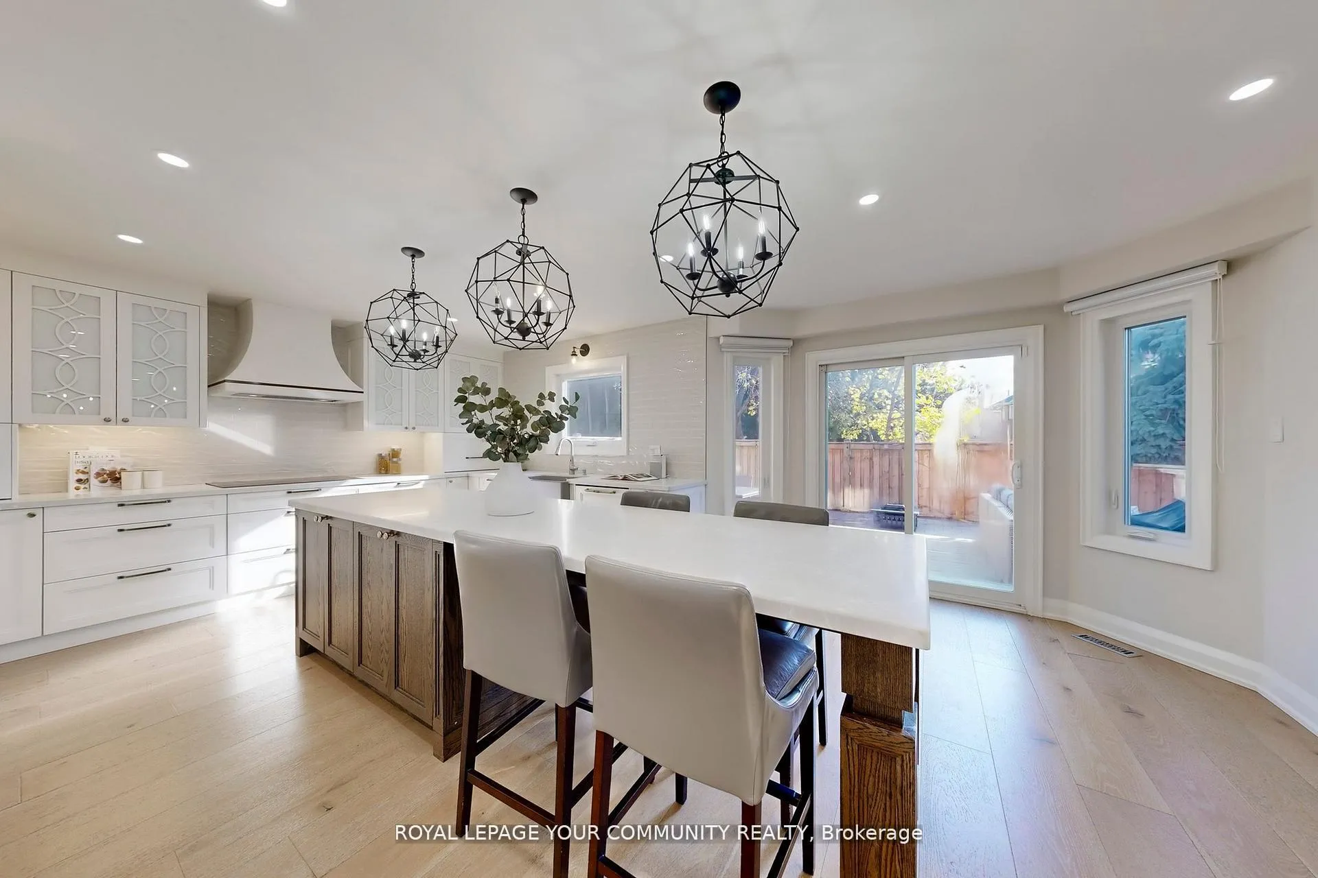 Photo 9 of 236 Thornway Avenue, Vaughan, Brownridge — HOMEH