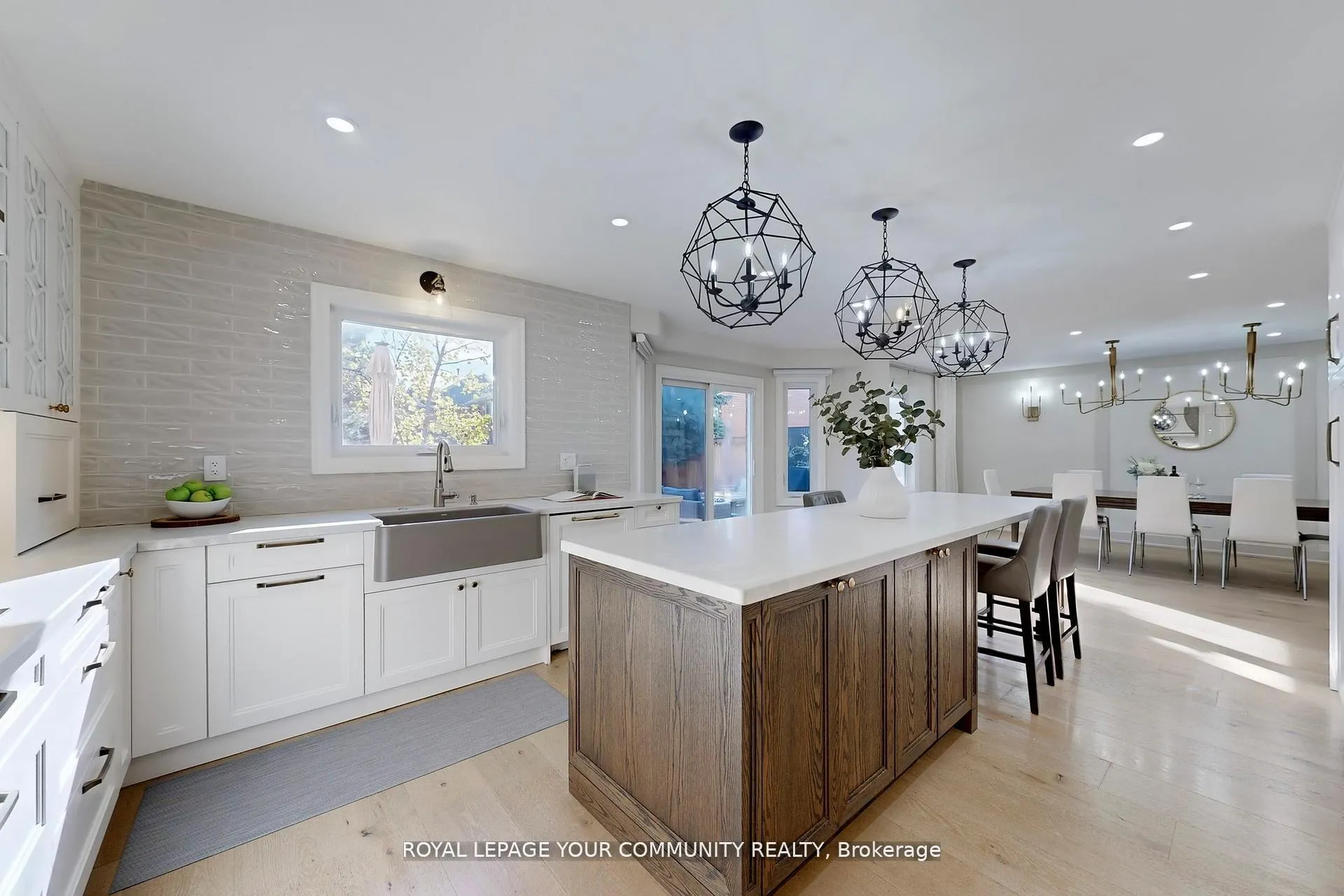 Photo 10 of 236 Thornway Avenue, Vaughan, Brownridge — HOMEH