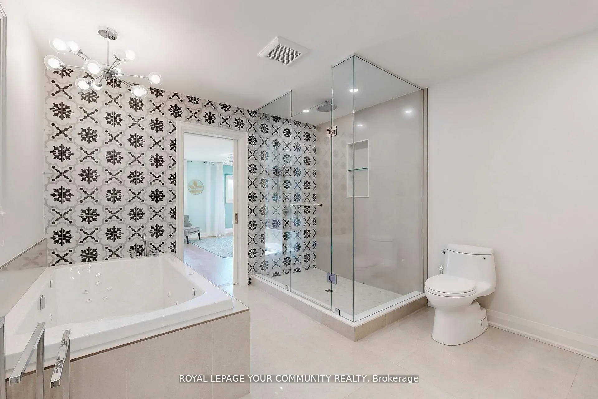 Photo 18 of 236 Thornway Avenue, Vaughan, Brownridge — HOMEH