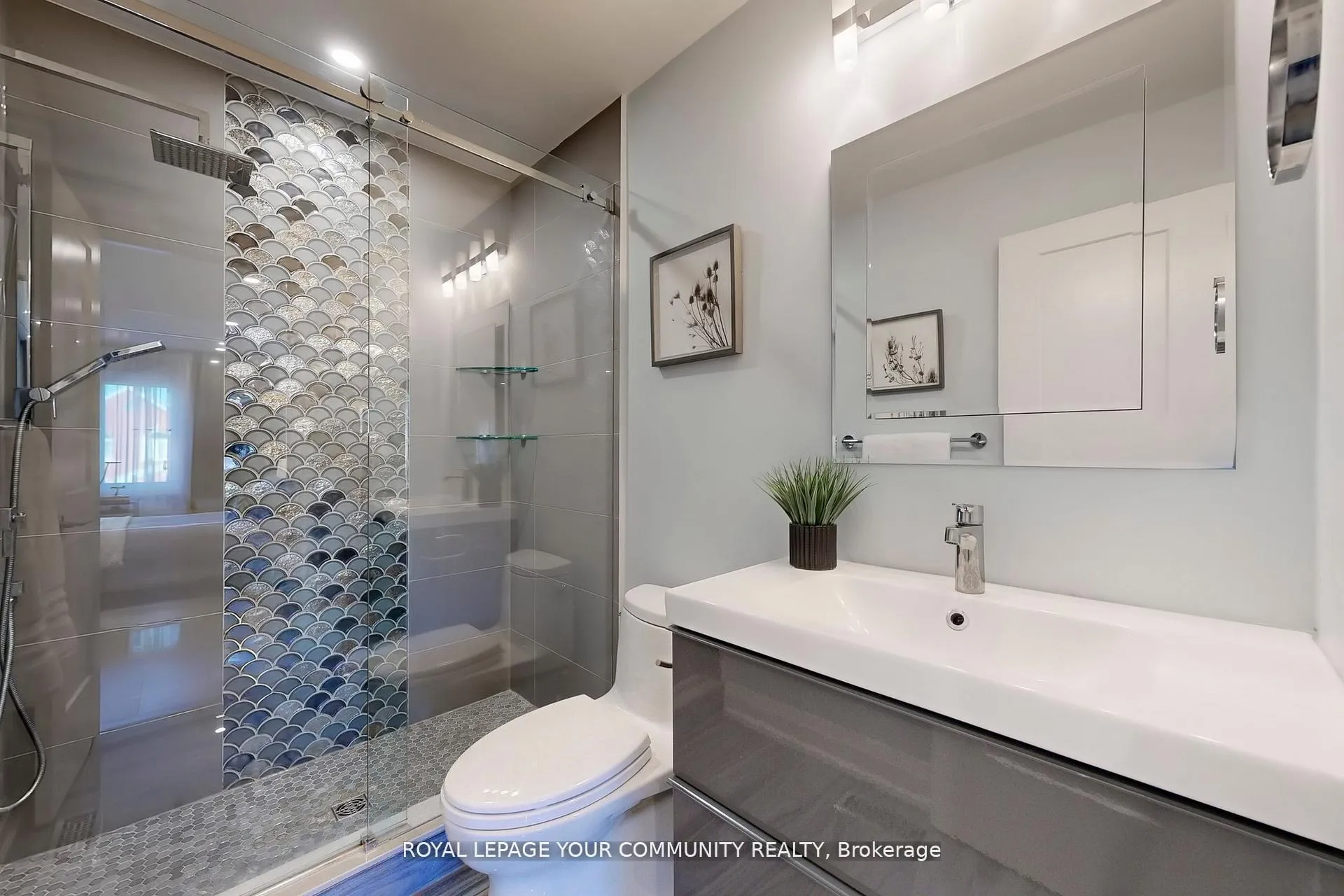 Photo 21 of 236 Thornway Avenue, Vaughan, Brownridge — HOMEH