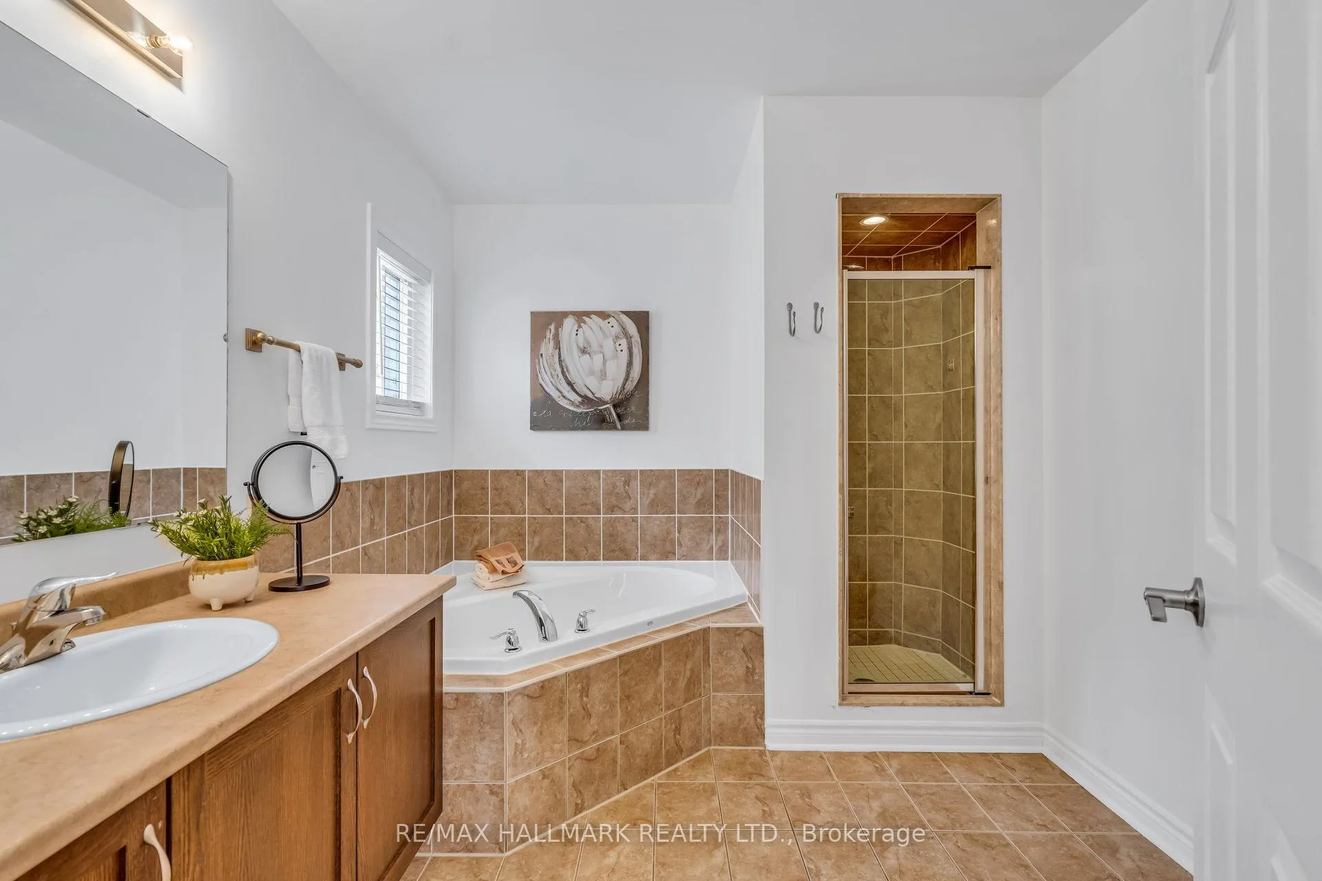 Photo 32 of 1 Storica Drive, Vaughan, Vellore Village — HOMEH