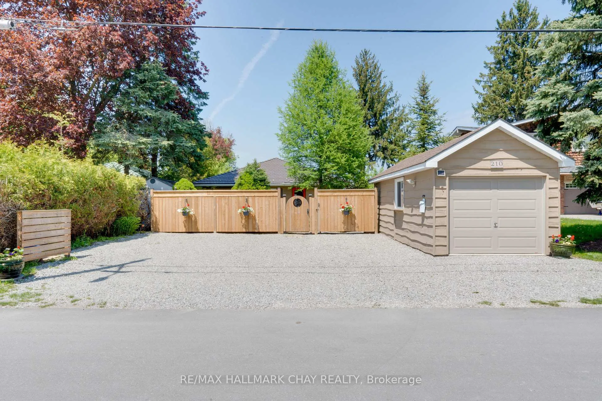 Photo 10 of 210 Kempview Lane, Barrie, South Shore — HOMEH
