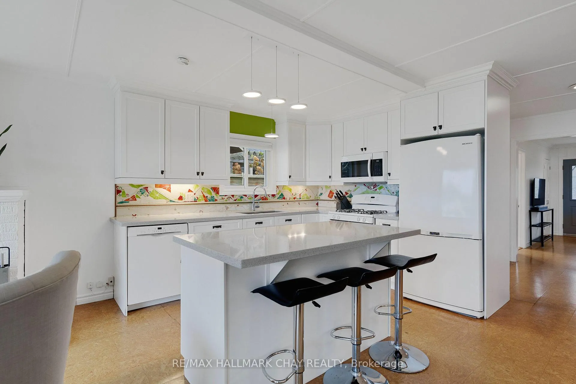 Photo 13 of 210 Kempview Lane, Barrie, South Shore — HOMEH