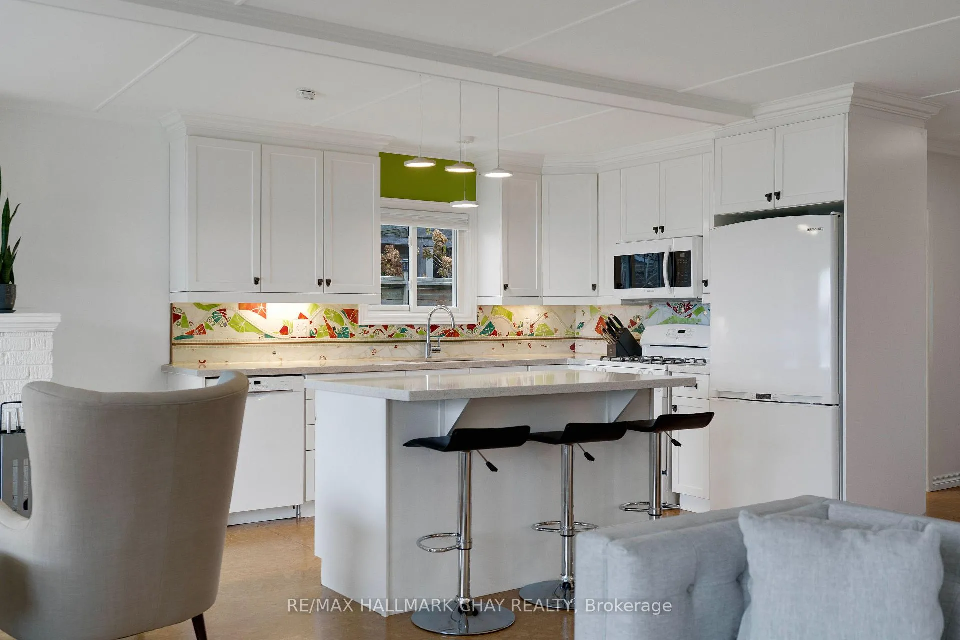 Photo 16 of 210 Kempview Lane, Barrie, South Shore — HOMEH