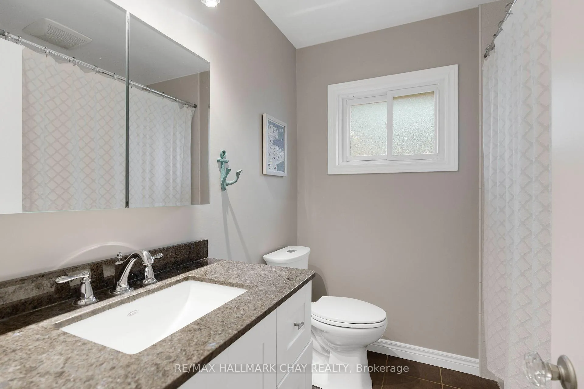 Photo 28 of 210 Kempview Lane, Barrie, South Shore — HOMEH