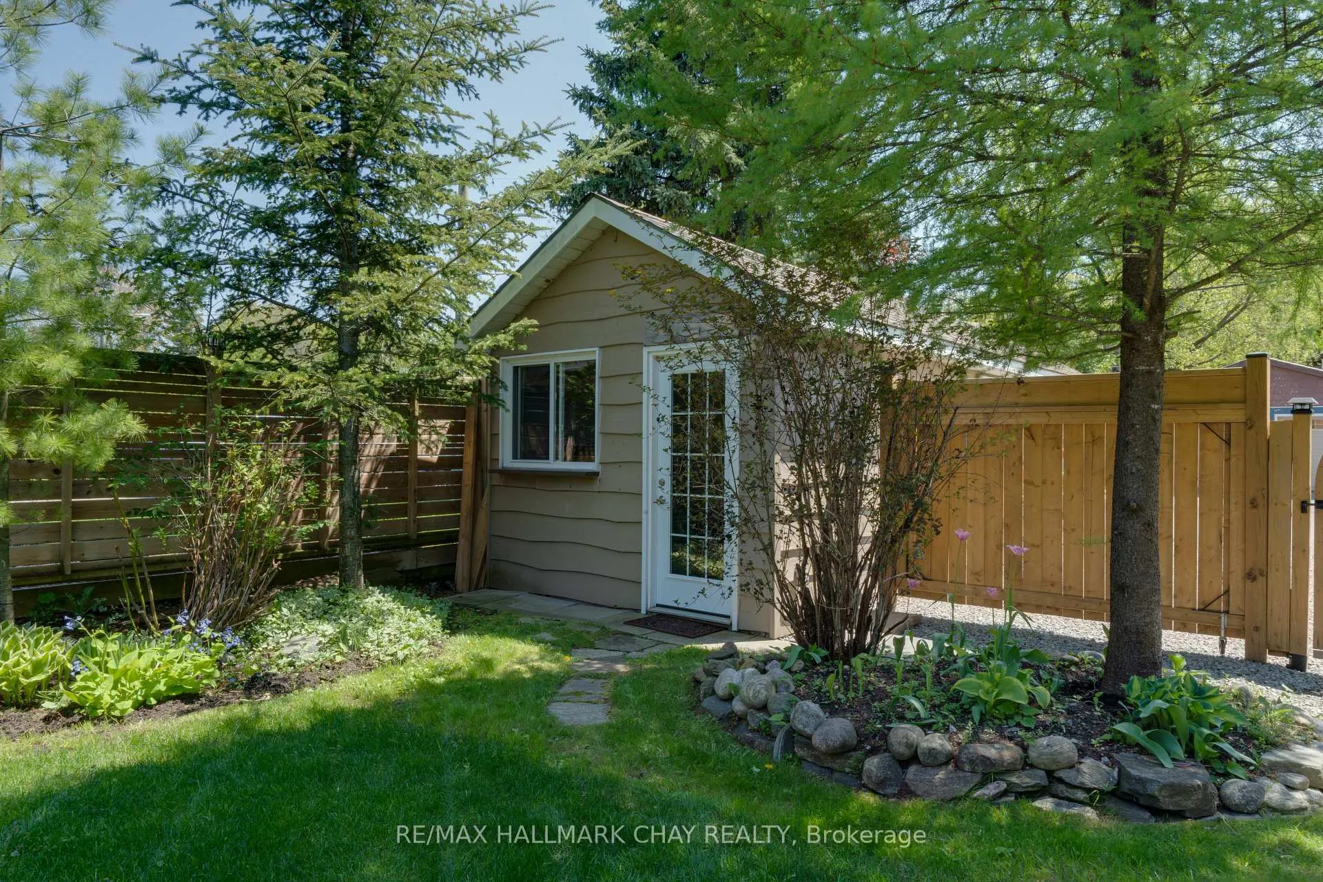 Photo 35 of 210 Kempview Lane, Barrie, South Shore — HOMEH