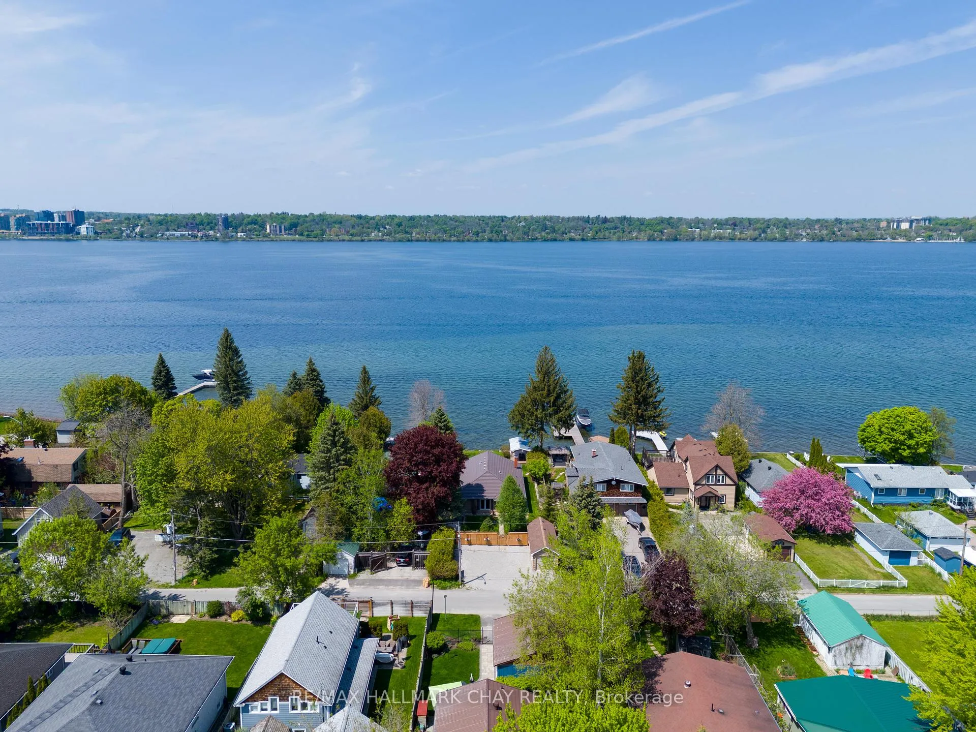 Photo 38 of 210 Kempview Lane, Barrie, South Shore — HOMEH