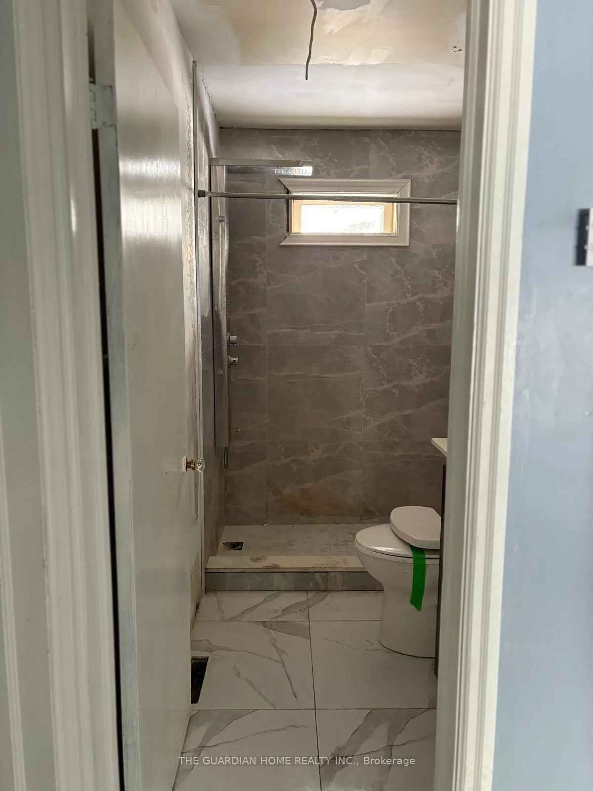 Photo 13 of 2 Edsall Avenue, Clarington, Bowmanville — HOMEH