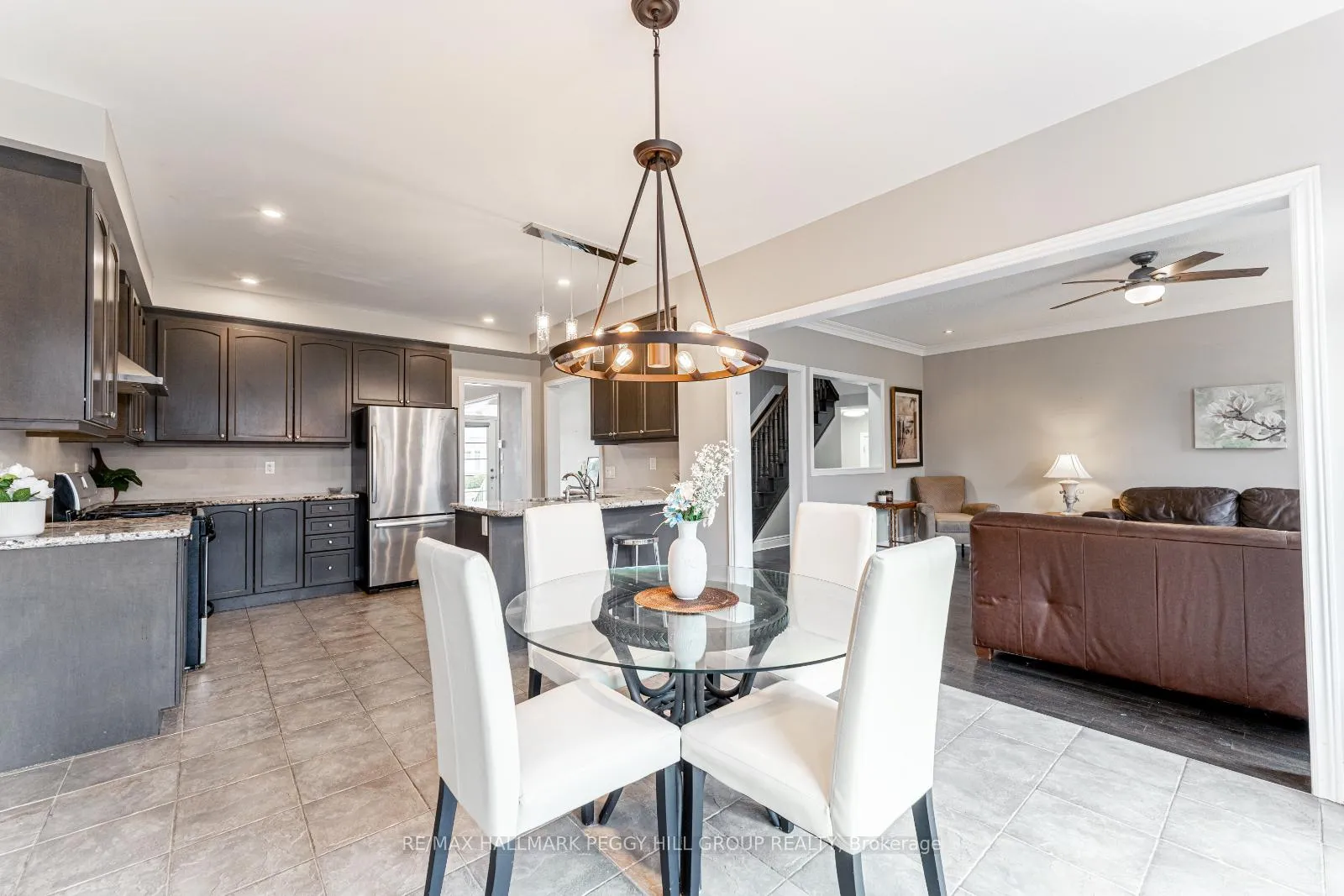 Photo 6 of 35 Royal Park Boulevard, Barrie, Bayshore — HOMEH