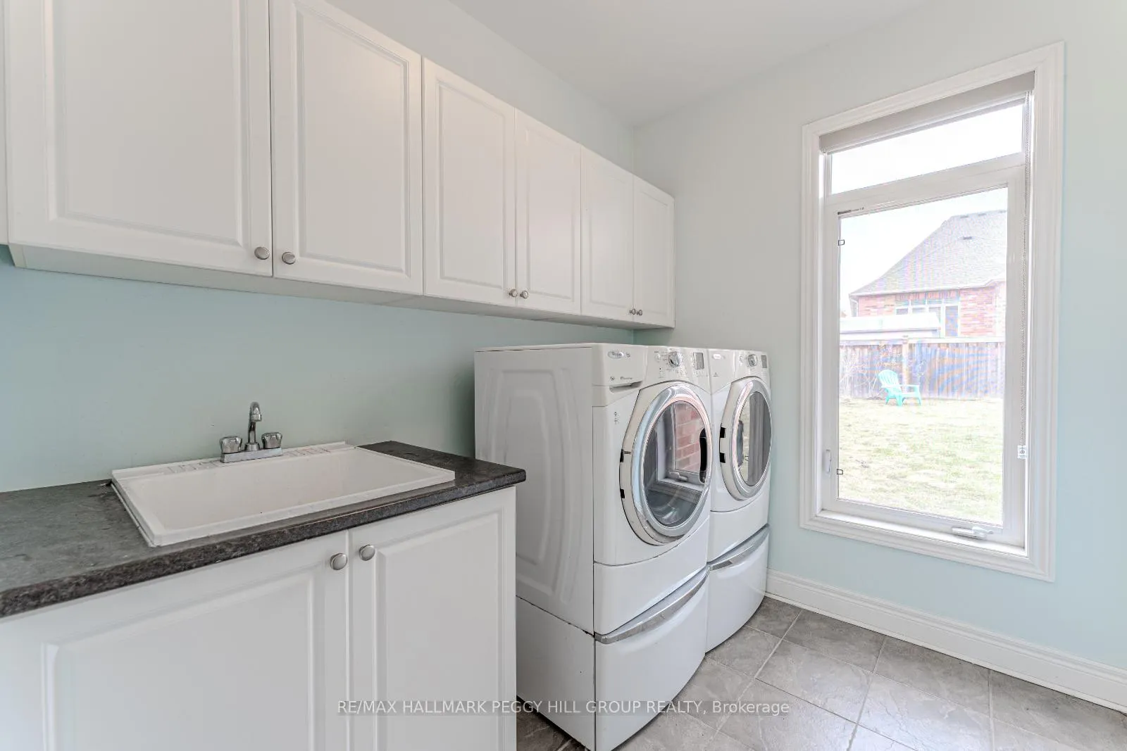 Photo 10 of 35 Royal Park Boulevard, Barrie, Bayshore — HOMEH