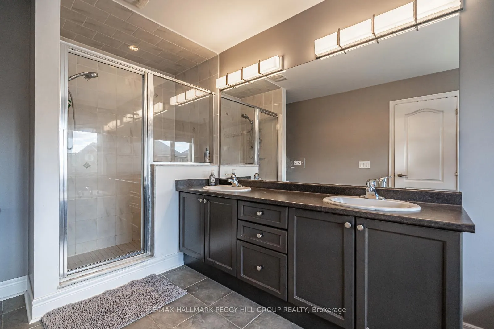 Photo 13 of 35 Royal Park Boulevard, Barrie, Bayshore — HOMEH