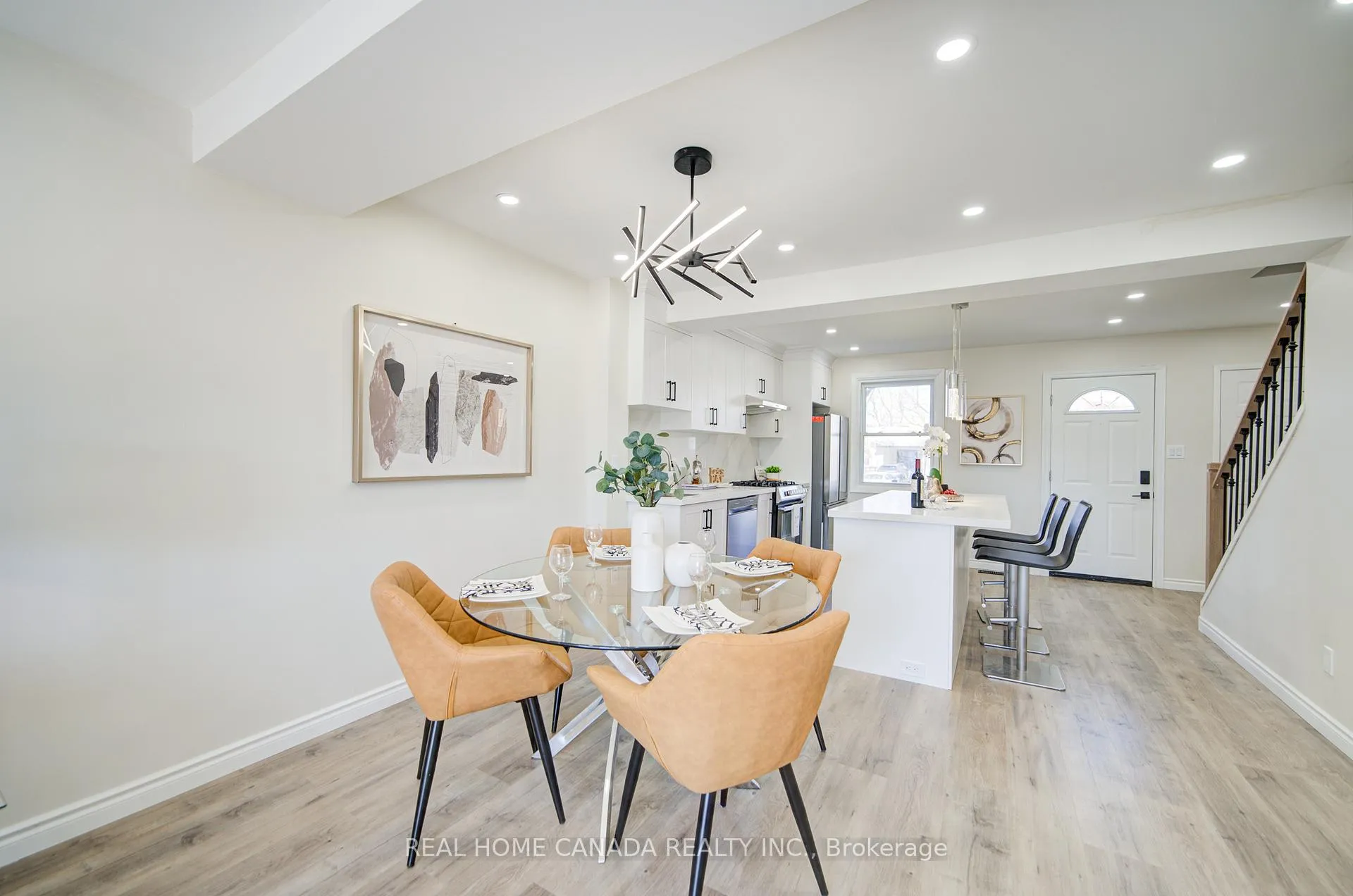 Photo 6 of 863 Derry Court, Oshawa, Vanier — HOMEH