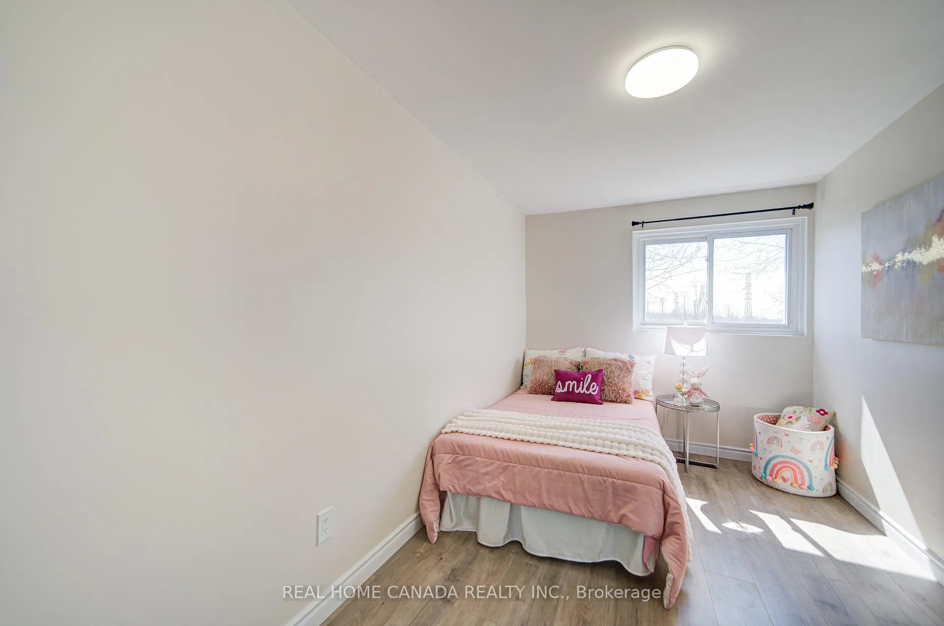 Photo 22 of 863 Derry Court, Oshawa, Vanier — HOMEH