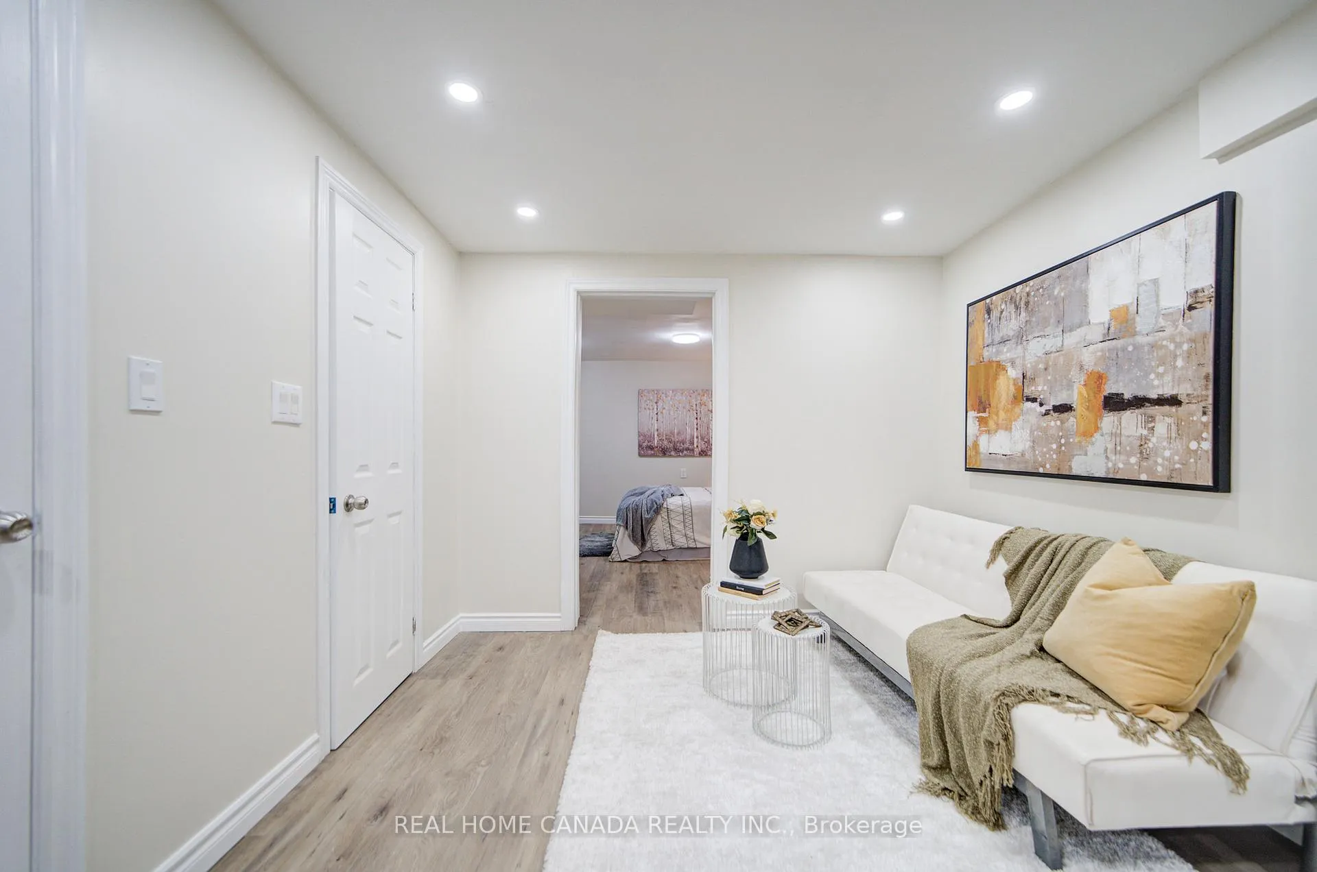 Photo 28 of 863 Derry Court, Oshawa, Vanier — HOMEH