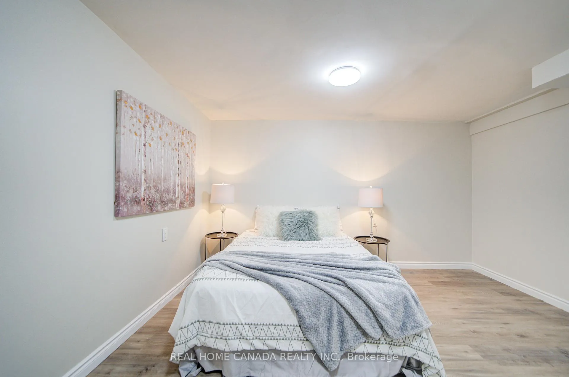 Photo 30 of 863 Derry Court, Oshawa, Vanier — HOMEH