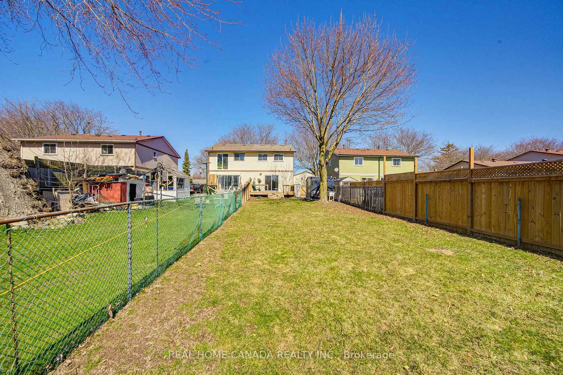 Photo 38 of 863 Derry Court, Oshawa, Vanier — HOMEH