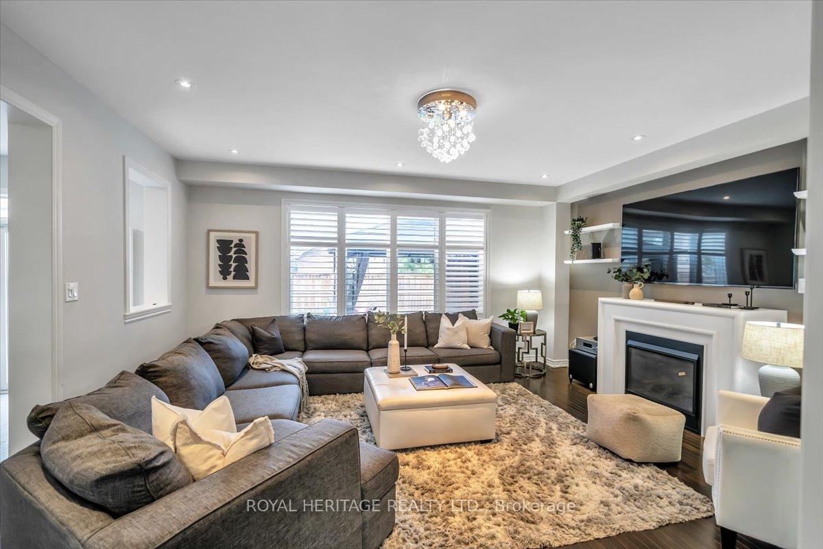 Photo 9 of 47 Buttonshaw Street, Clarington, Bowmanville — HOMEH