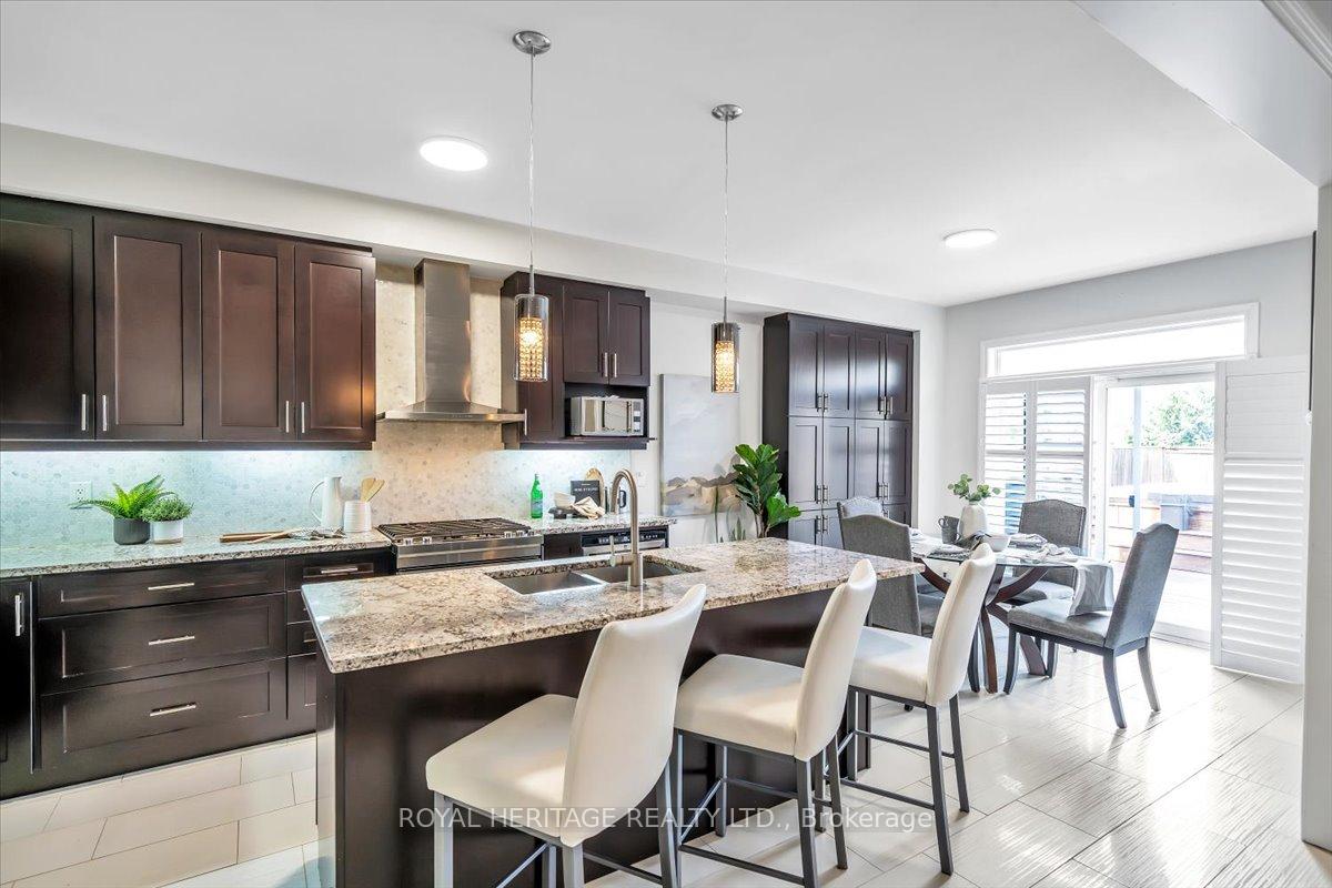 Photo 13 of 47 Buttonshaw Street, Clarington, Bowmanville — HOMEH