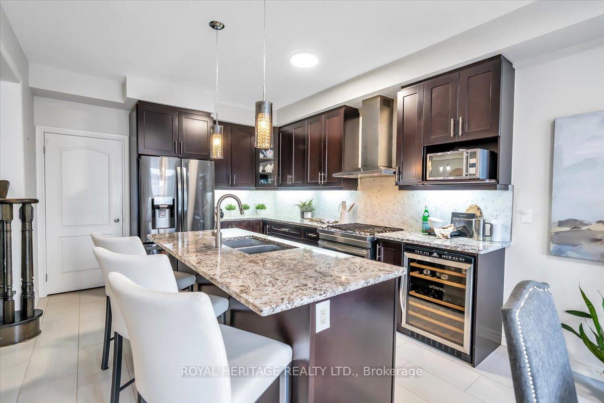 Photo 15 of 47 Buttonshaw Street, Clarington, Bowmanville — HOMEH