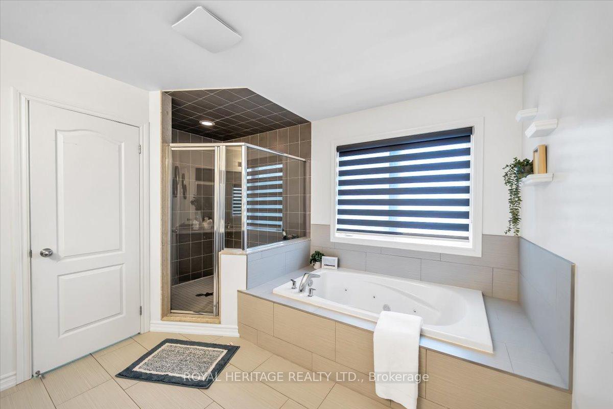 Photo 24 of 47 Buttonshaw Street, Clarington, Bowmanville — HOMEH