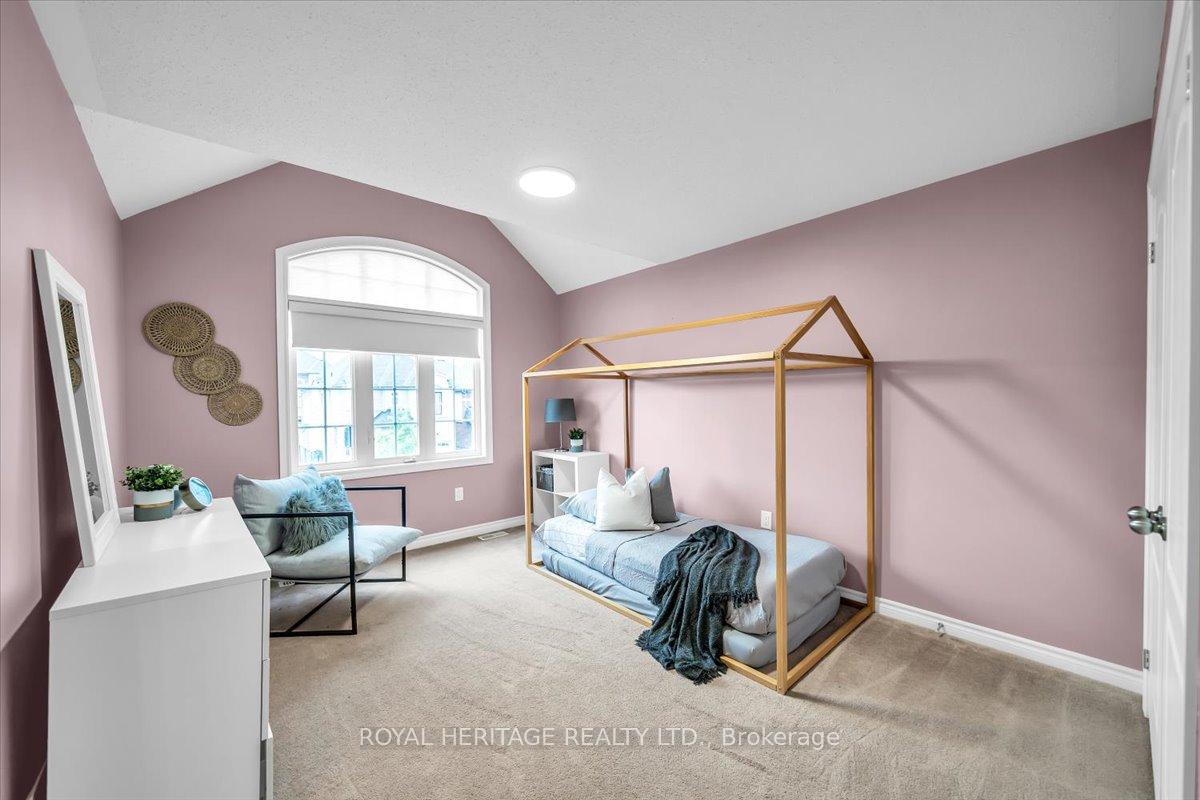 Photo 28 of 47 Buttonshaw Street, Clarington, Bowmanville — HOMEH