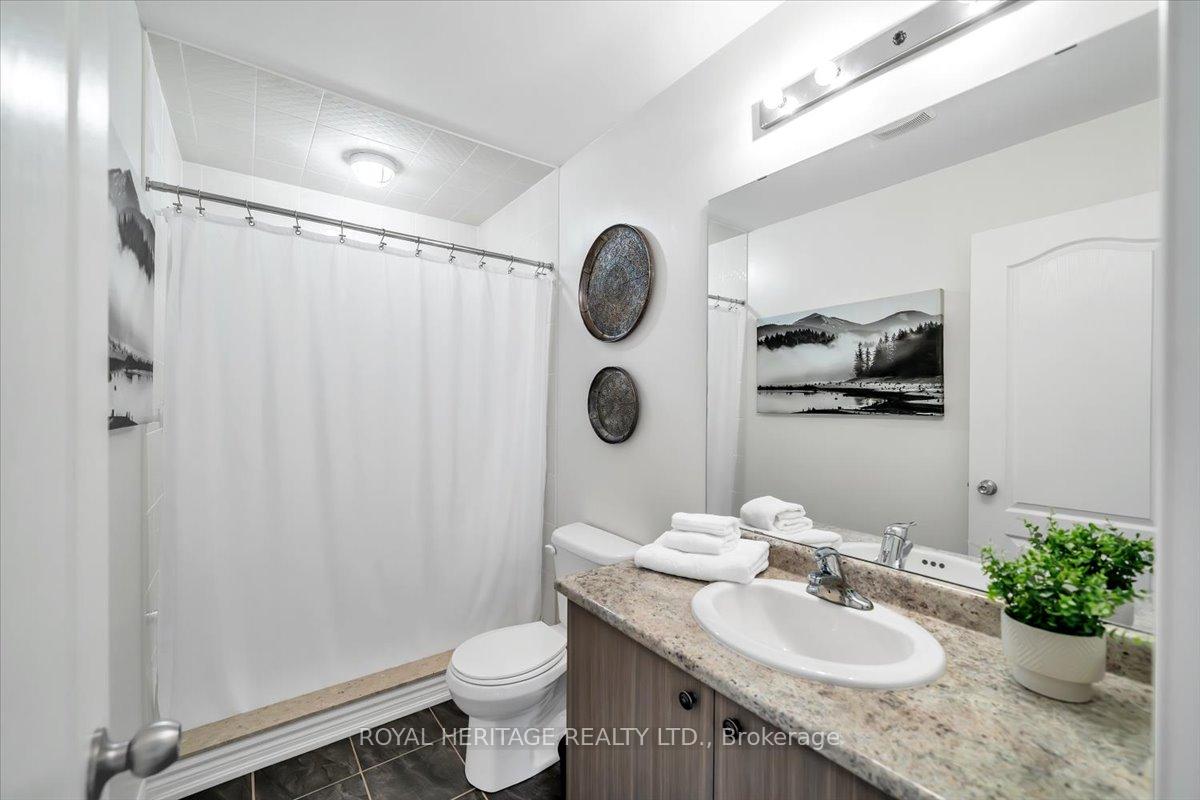 Photo 32 of 47 Buttonshaw Street, Clarington, Bowmanville — HOMEH