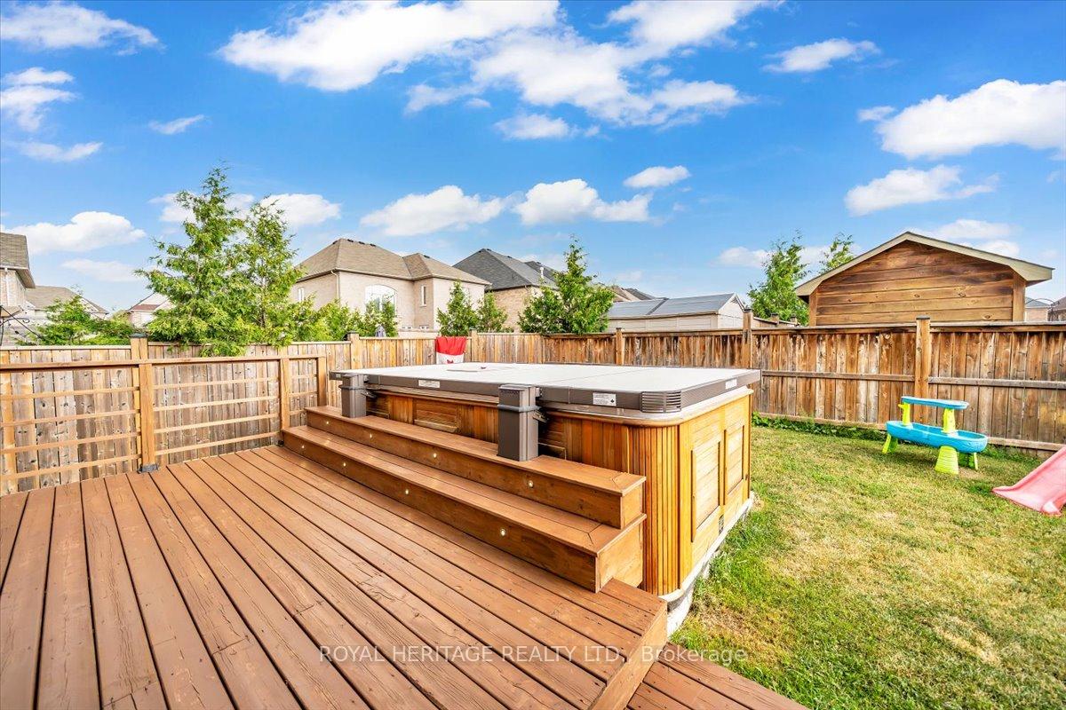 Photo 38 of 47 Buttonshaw Street, Clarington, Bowmanville — HOMEH