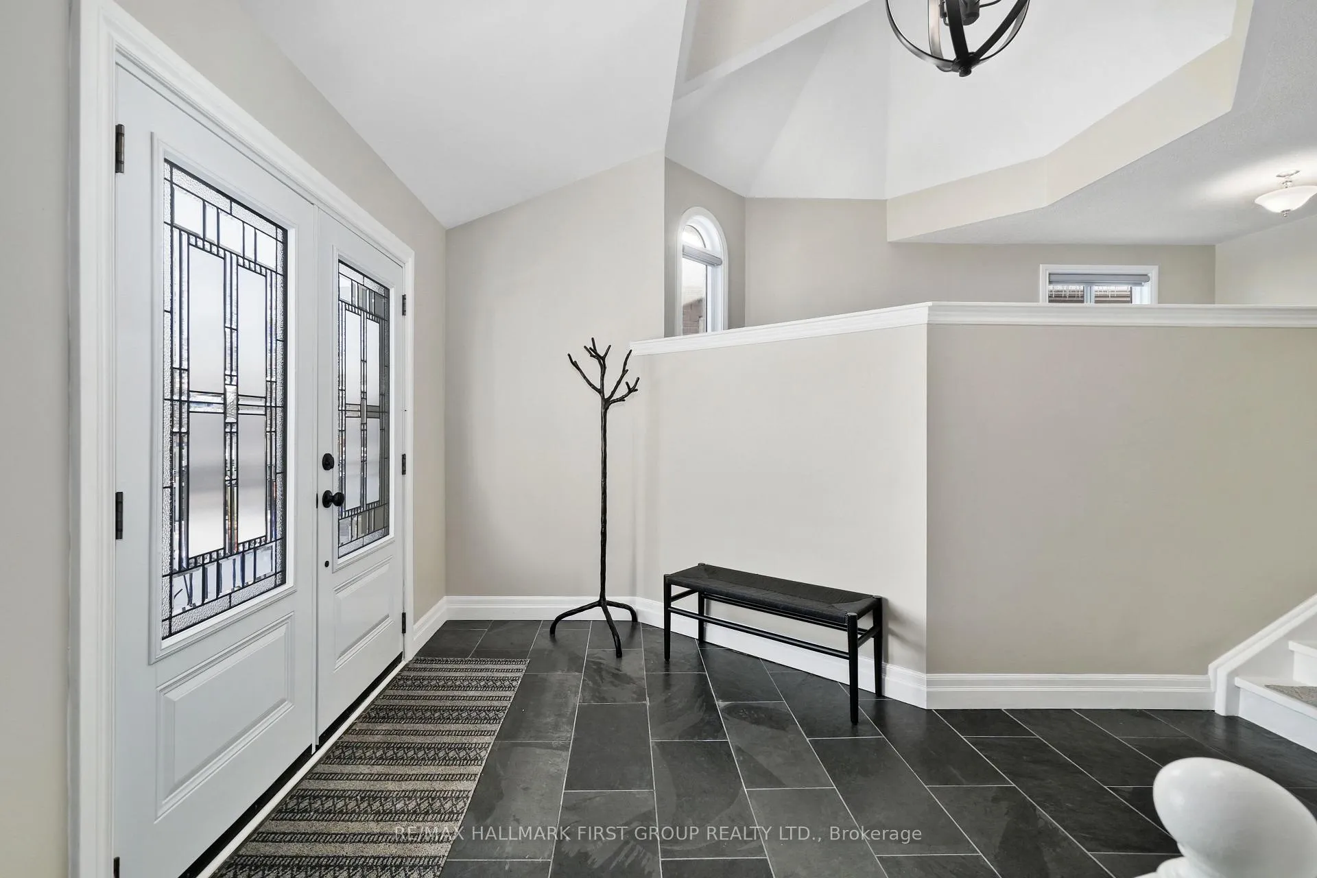 Photo 5 of 284 Parkview Hills Drive, Cobourg — HOMEH