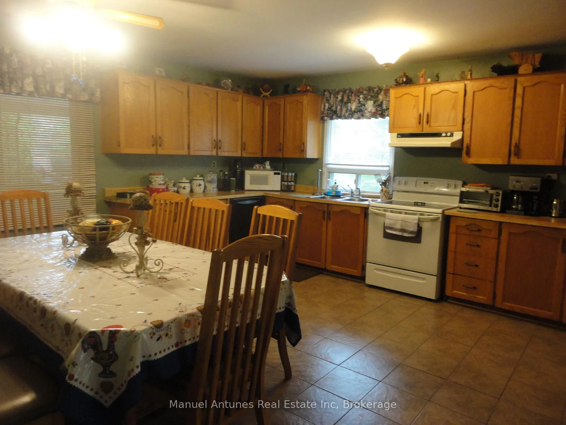 Photo 18 of 34 42nd Street S, Wasaga Beach — HOMEH