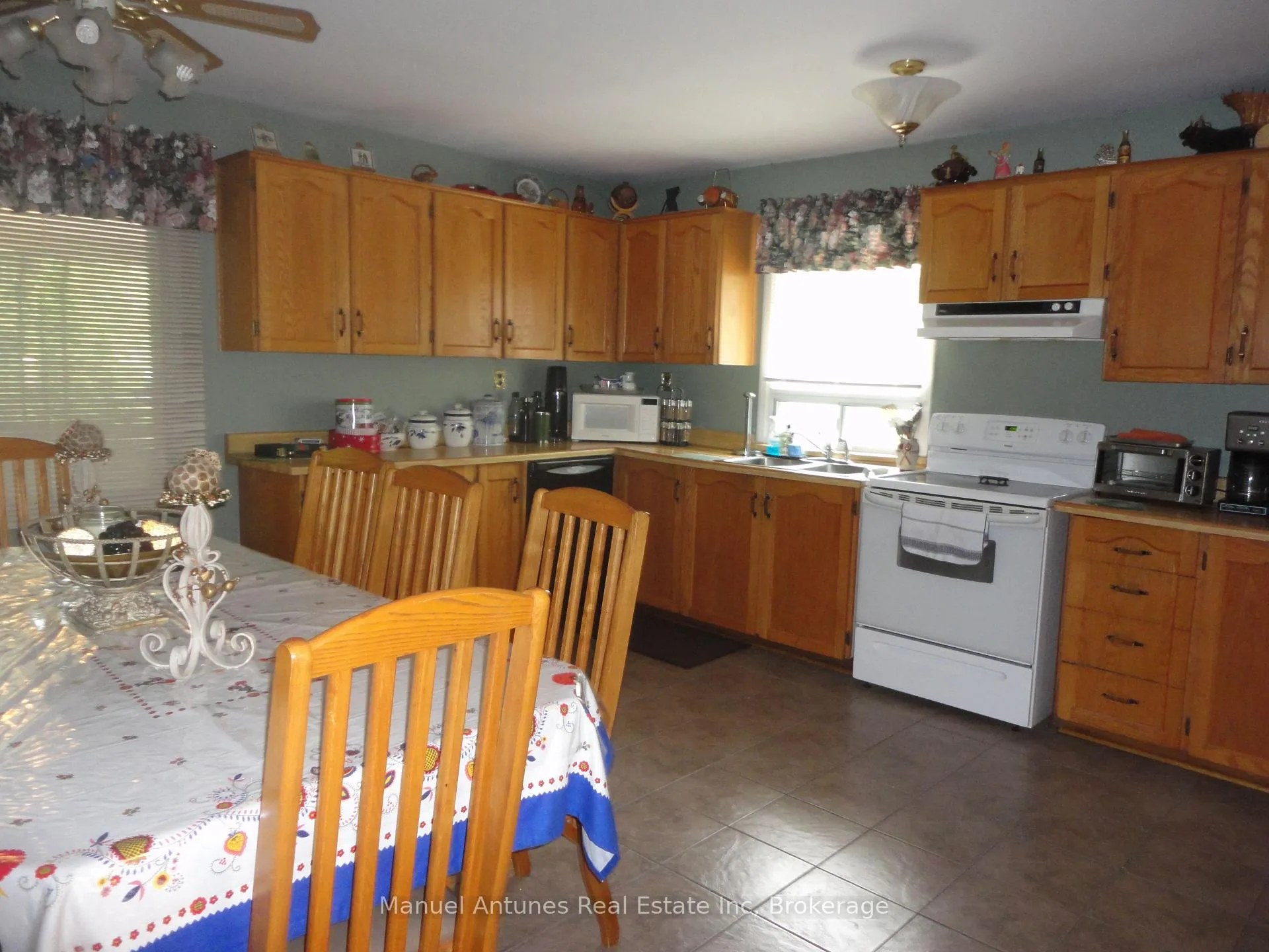 Photo 20 of 34 42nd Street S, Wasaga Beach — HOMEH
