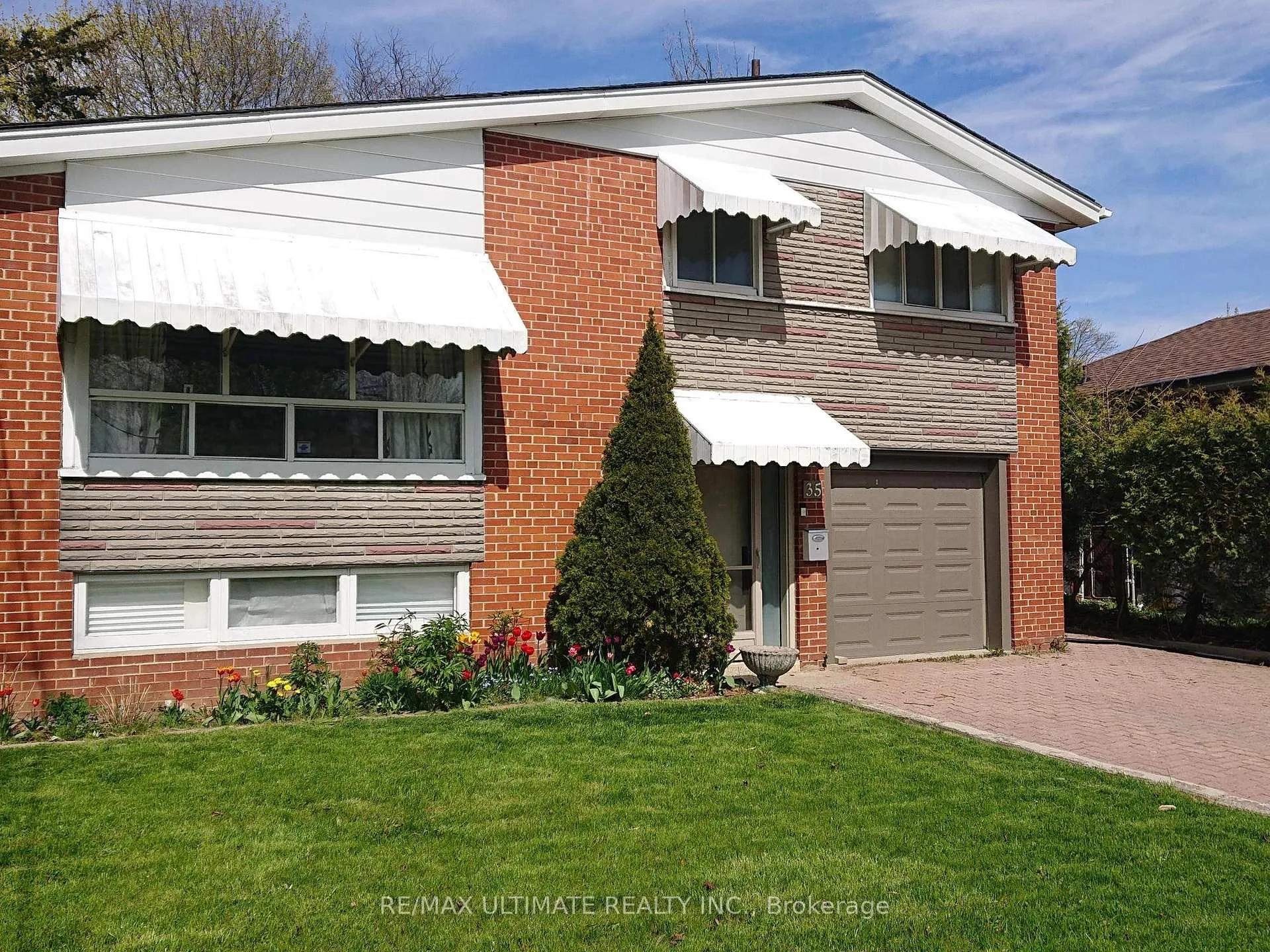 Front of 35 Benfrisco Crescent