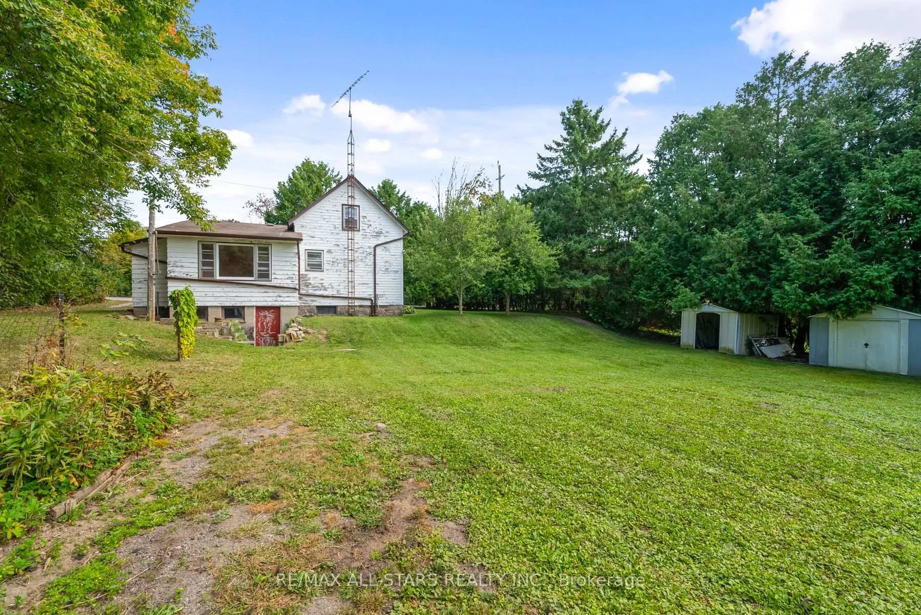 Photo 9 of 8940 Ashburn Road, Whitby, Rural Whitby — HOMEH