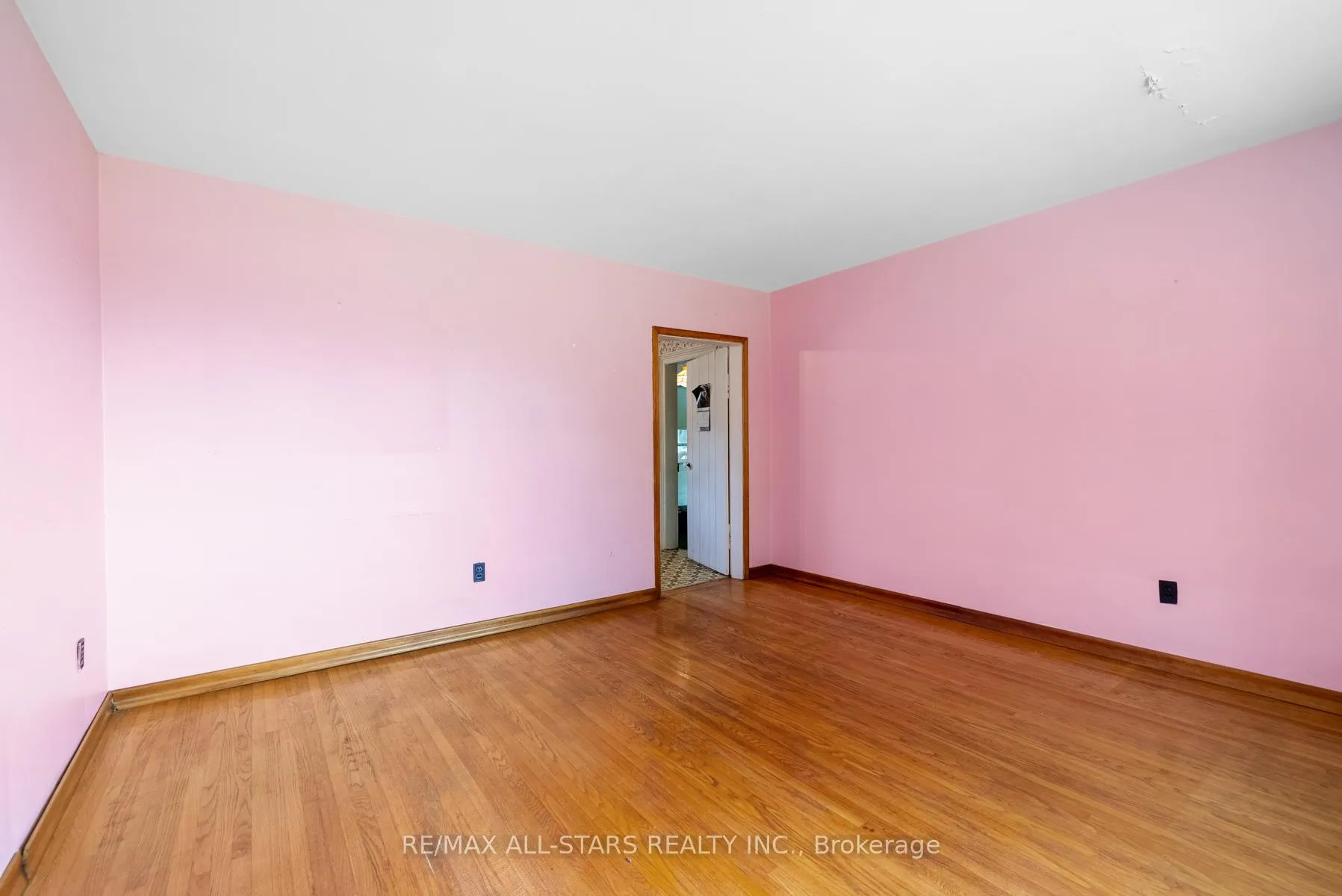 Photo 24 of 8940 Ashburn Road, Whitby, Rural Whitby — HOMEH
