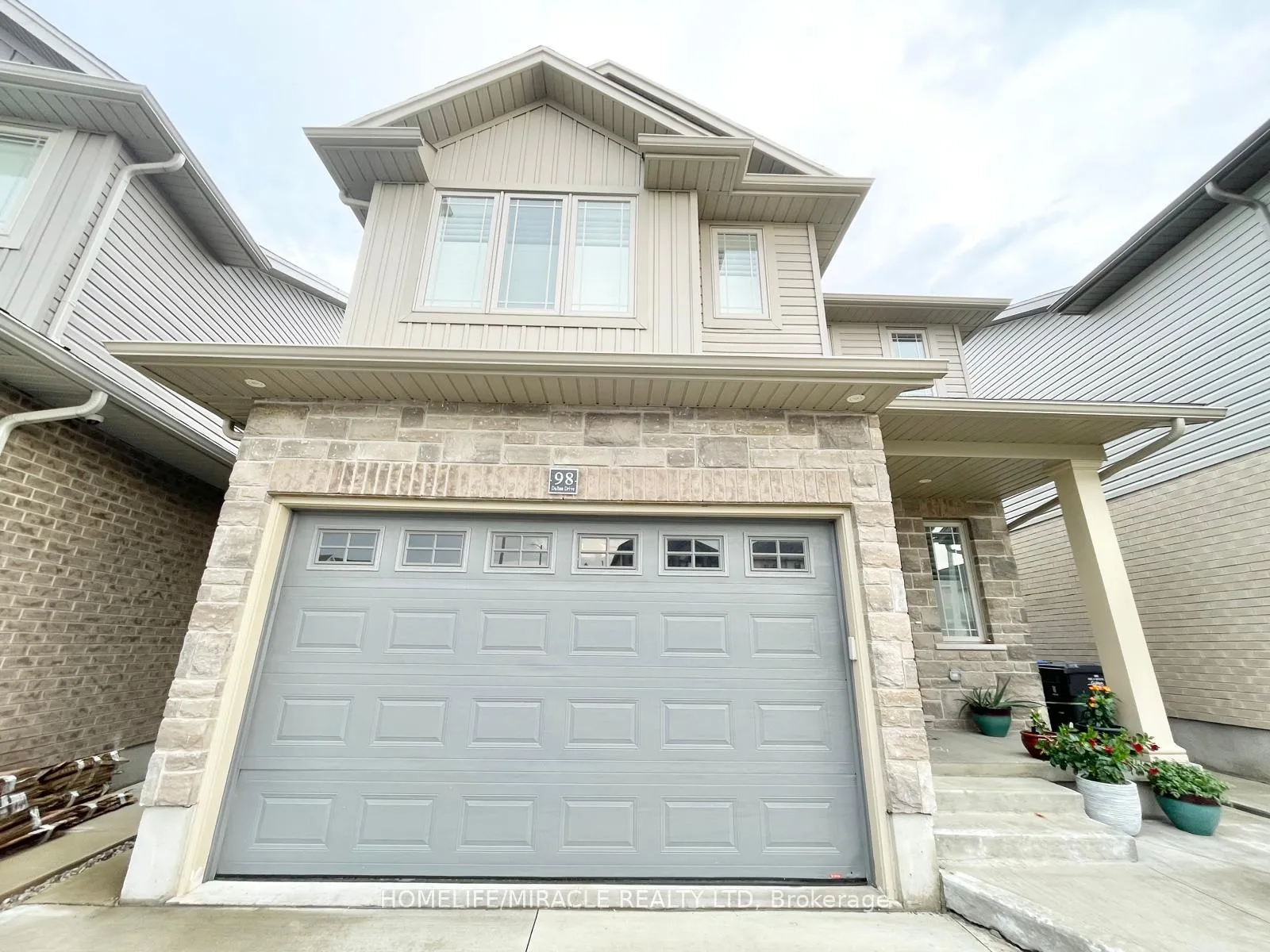 Photo 1 of Unit B, 98 Dallan Drive, Guelph, Pineridge/Westminster Woods — HOMEH
