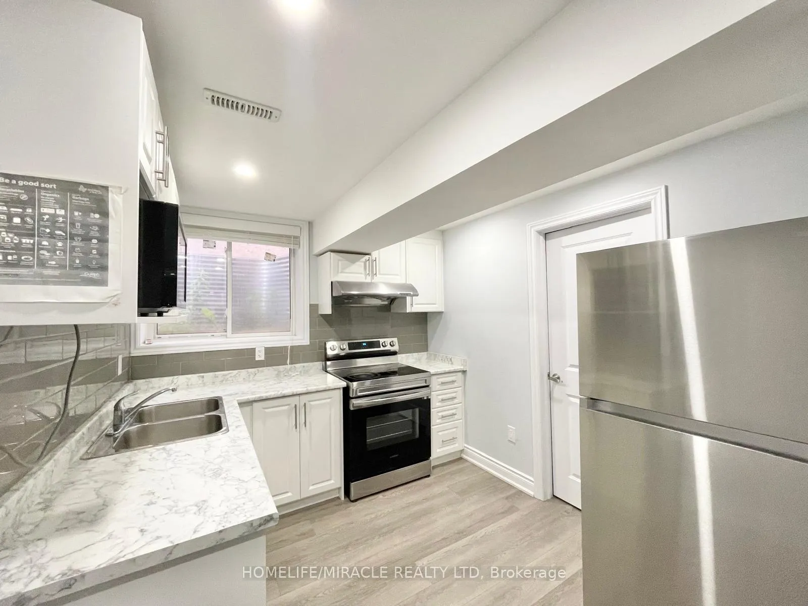 Photo 4 of Unit B, 98 Dallan Drive, Guelph, Pineridge/Westminster Woods — HOMEH