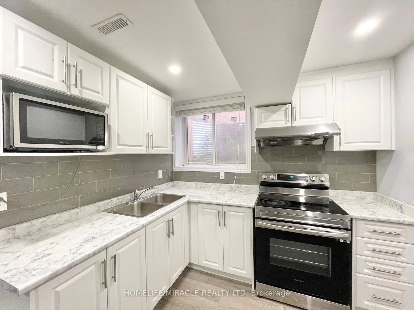 Photo 5 of Unit B, 98 Dallan Drive, Guelph, Pineridge/Westminster Woods — HOMEH