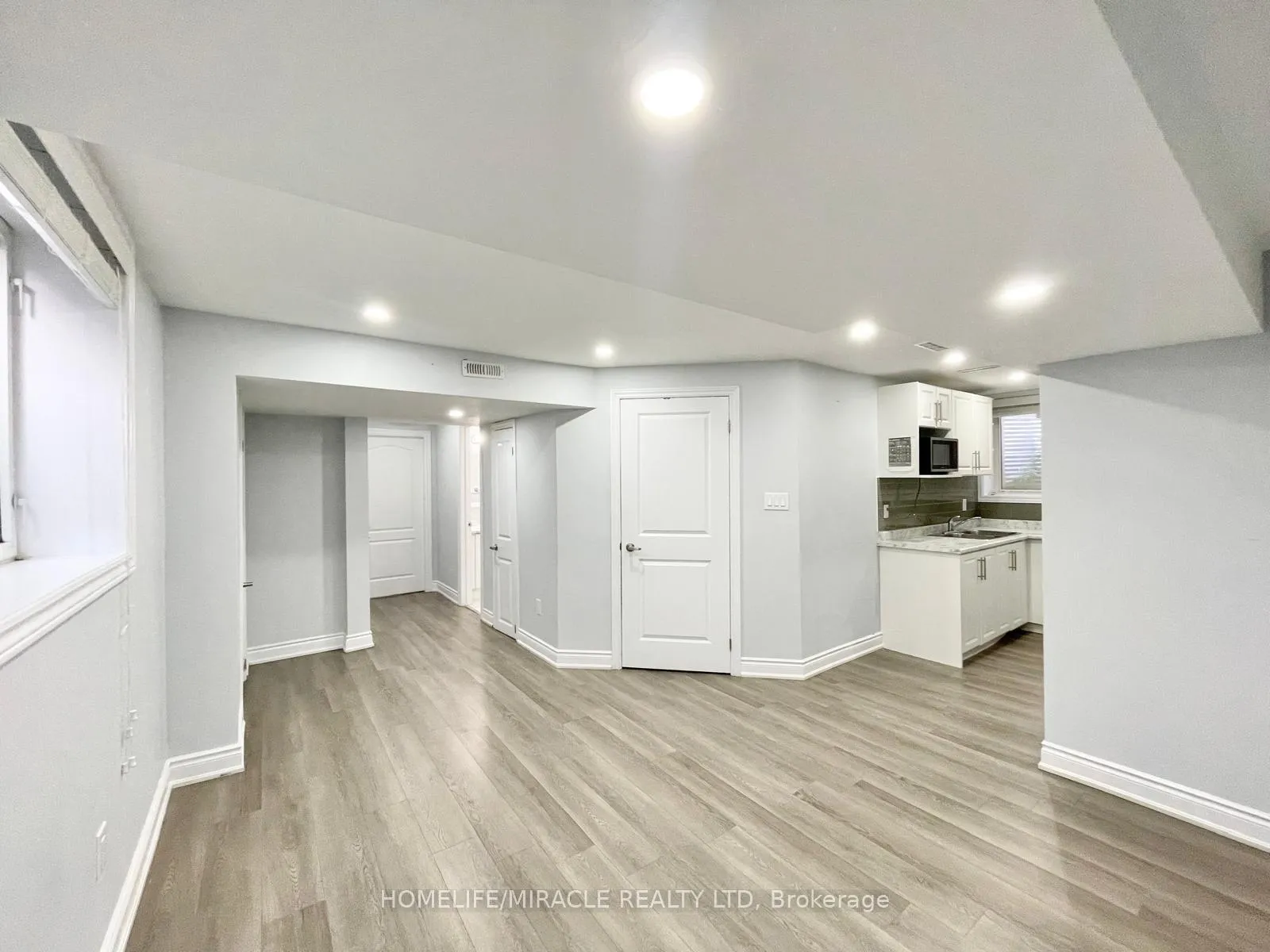 Photo 6 of Unit B, 98 Dallan Drive, Guelph, Pineridge/Westminster Woods — HOMEH