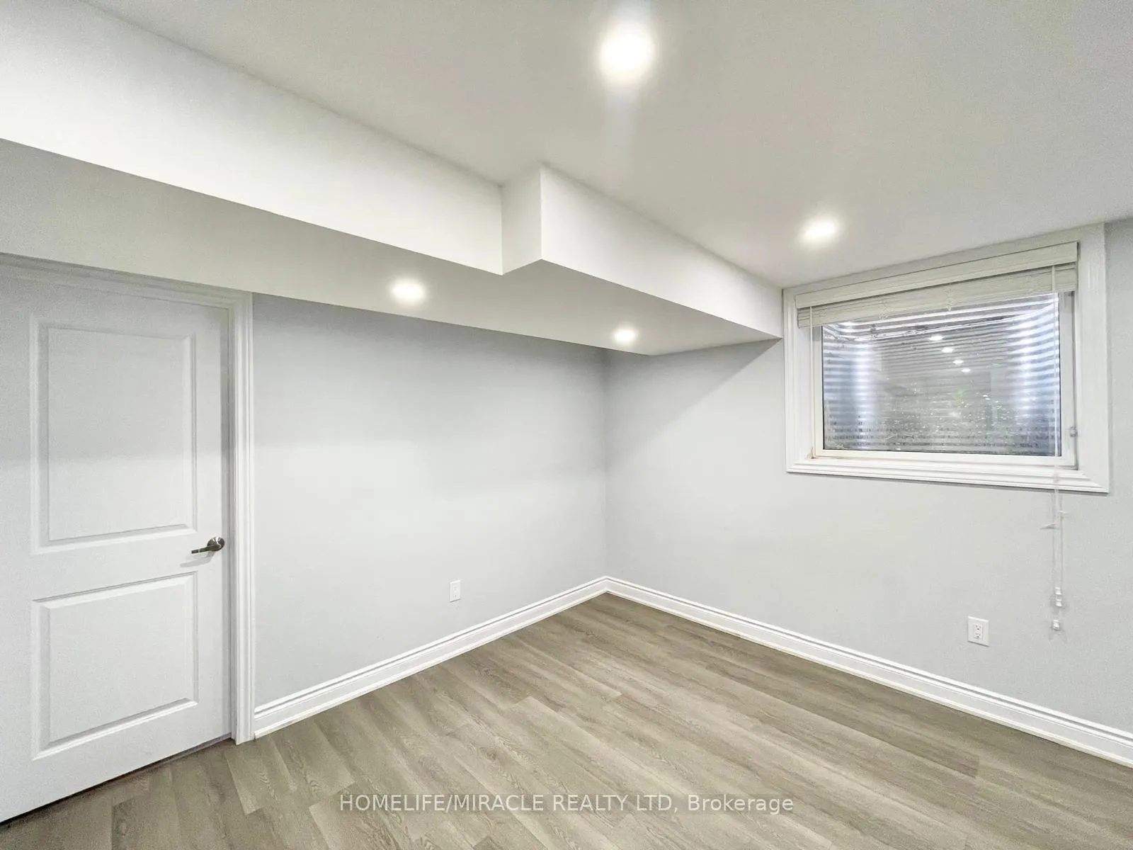 Photo 7 of Unit B, 98 Dallan Drive, Guelph, Pineridge/Westminster Woods — HOMEH