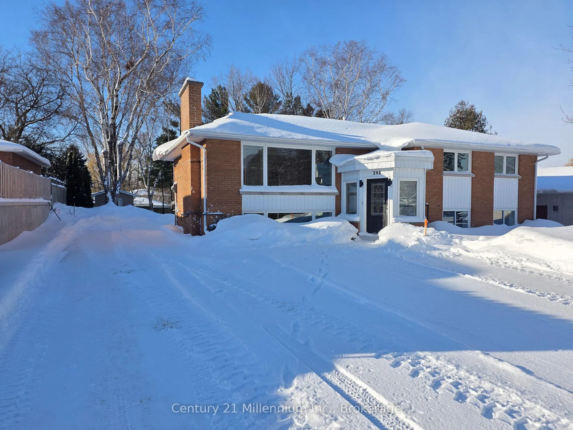Front of Unit Unit 2, 398 Kingsway Street E
