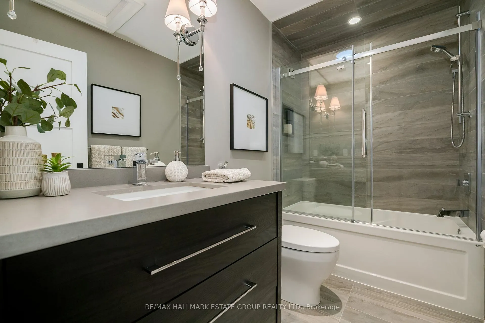 Photo 21 of 30 Roosevelt Road, Toronto, Danforth Village-East York — HOMEH