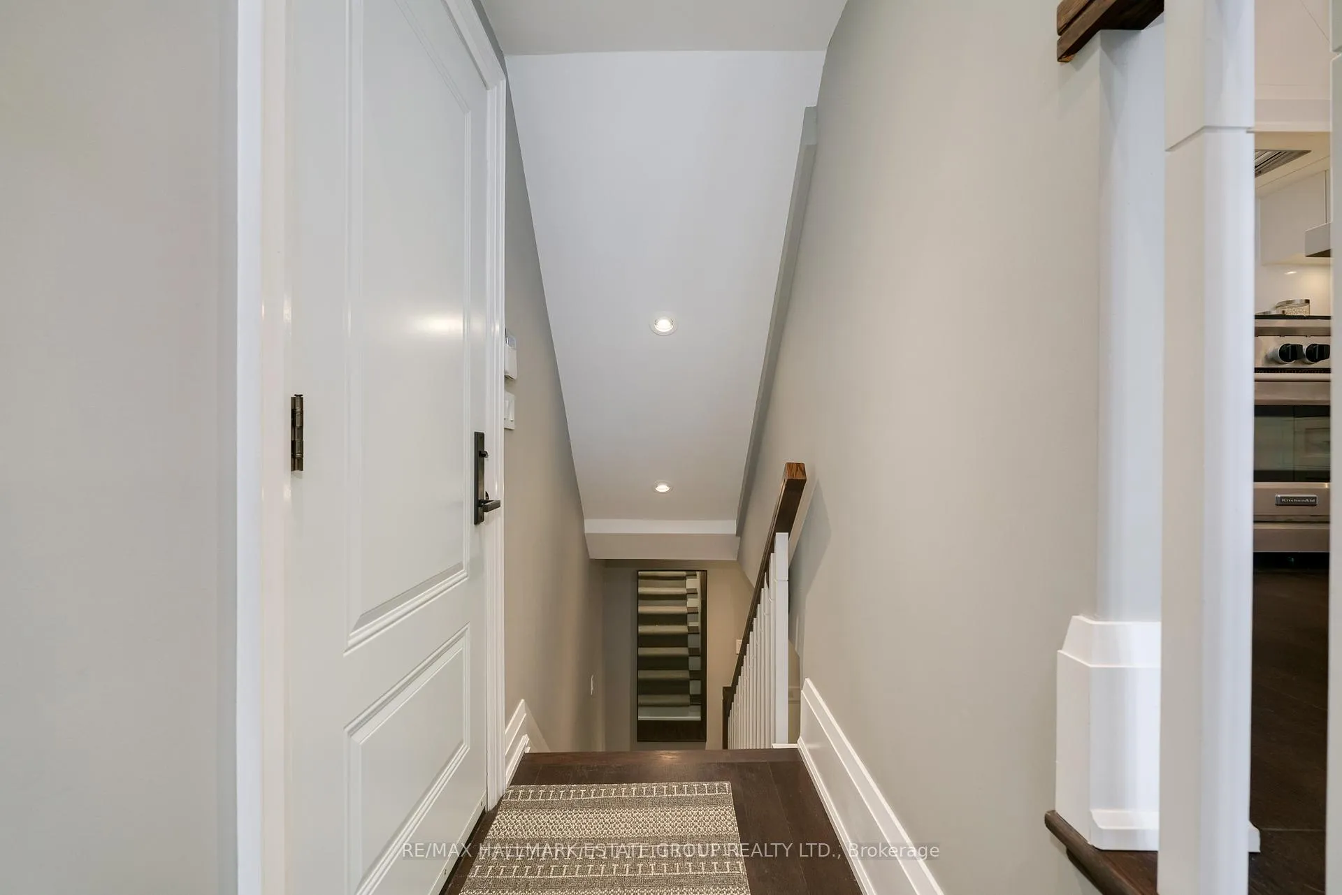 Photo 31 of 30 Roosevelt Road, Toronto, Danforth Village-East York — HOMEH