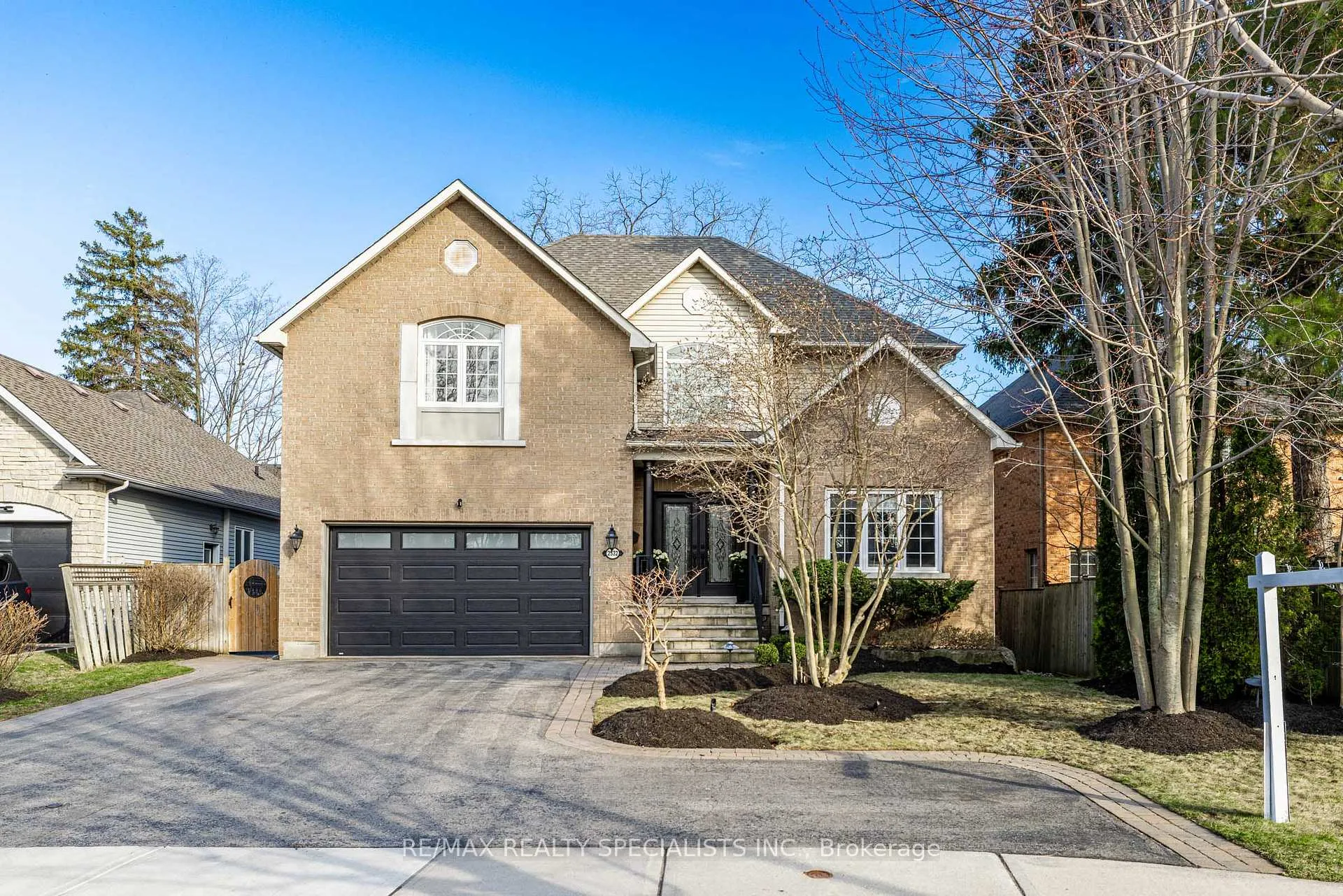 Photo 1 of 2532 Rebecca Street, Oakville, Bronte — HOMEH