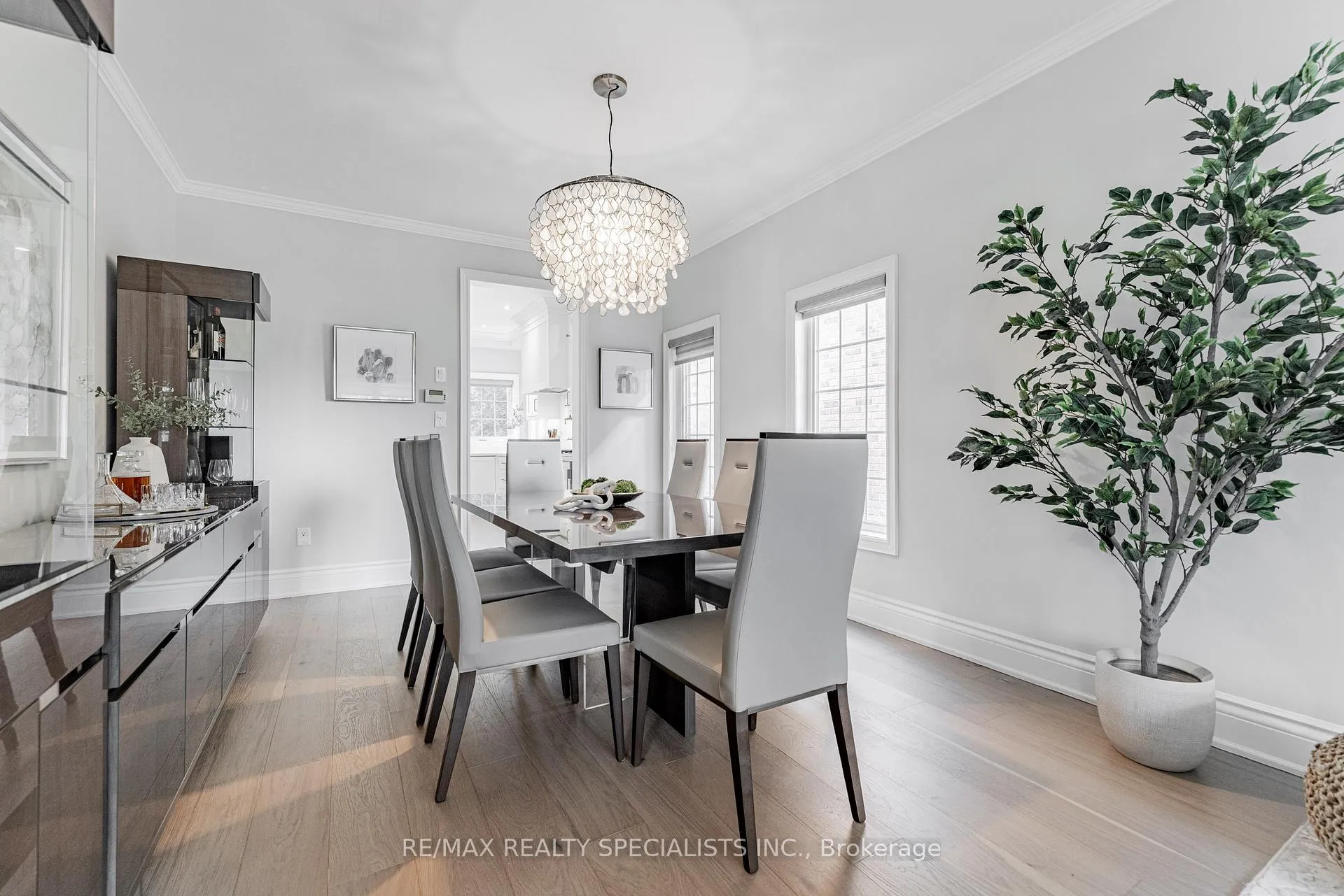 Photo 8 of 2532 Rebecca Street, Oakville, Bronte — HOMEH
