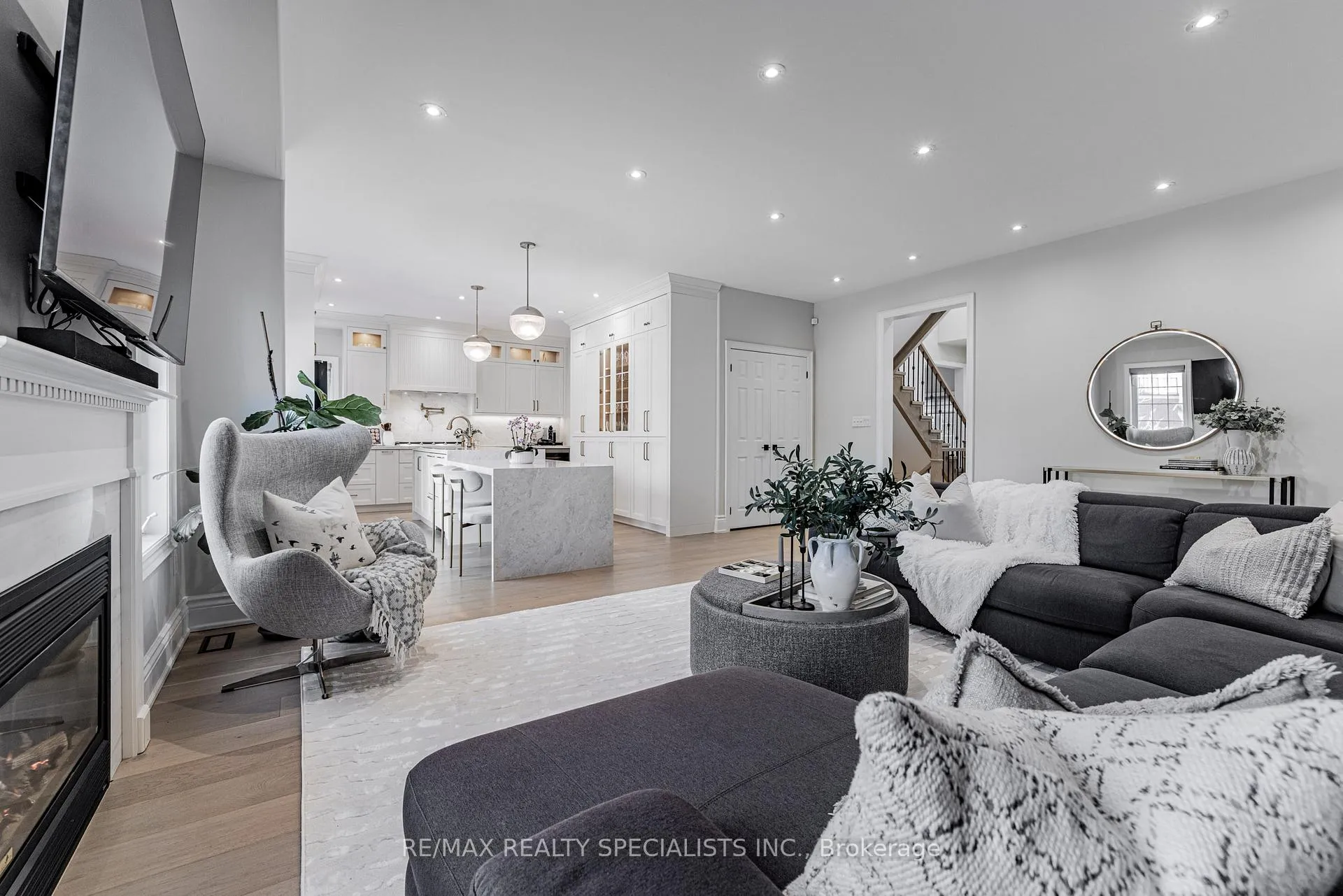 Photo 13 of 2532 Rebecca Street, Oakville, Bronte — HOMEH