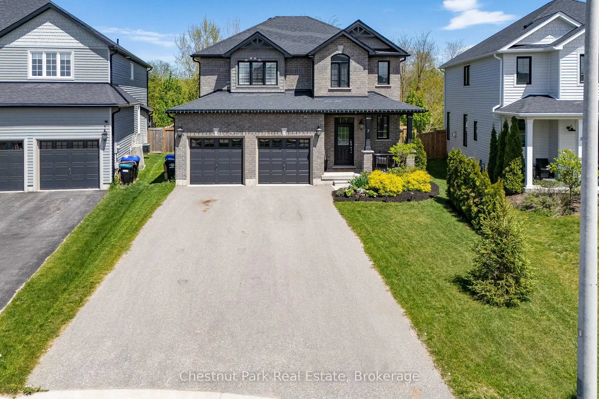 Photo 3 of 7 Gilpin Crescent, Collingwood — HOMEH