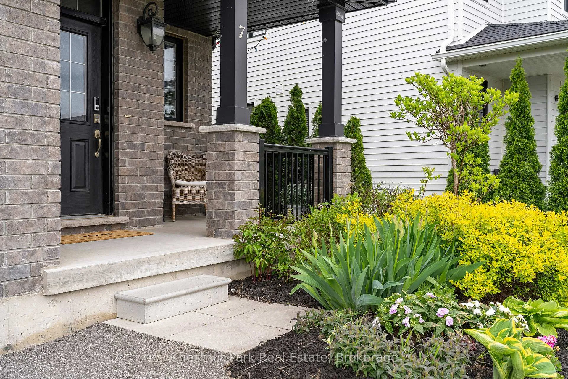 Photo 4 of 7 Gilpin Crescent, Collingwood — HOMEH