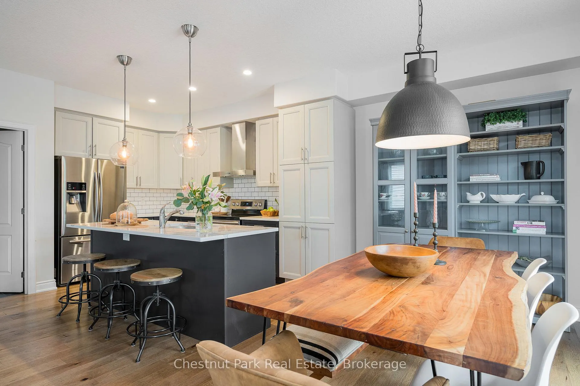Photo 14 of 7 Gilpin Crescent, Collingwood — HOMEH