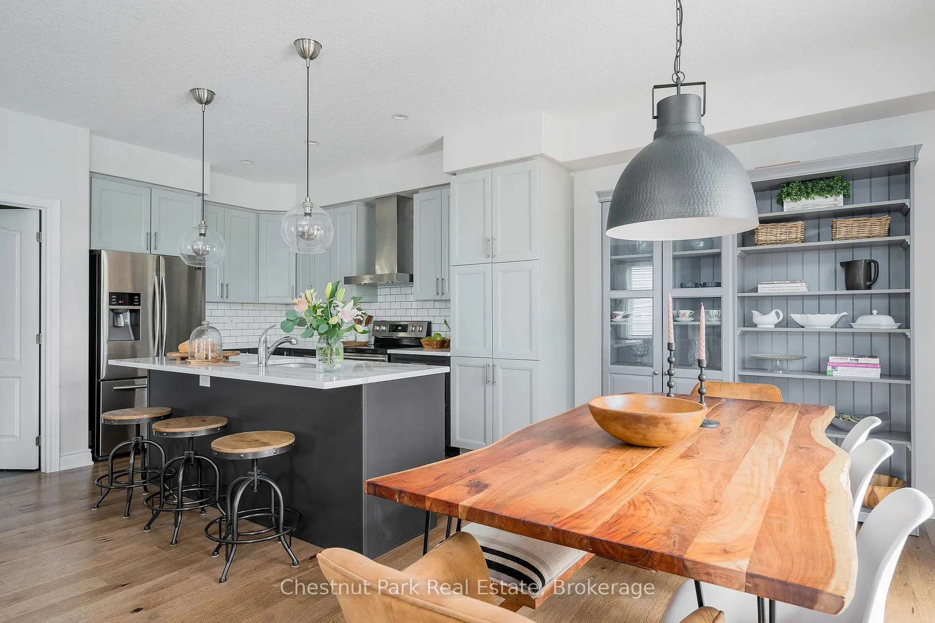 Photo 15 of 7 Gilpin Crescent, Collingwood — HOMEH