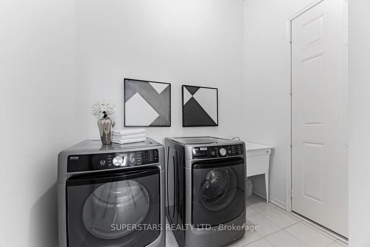 Photo 21 of 2533 Bandsman Crescent, Oshawa, Windfields — HOMEH